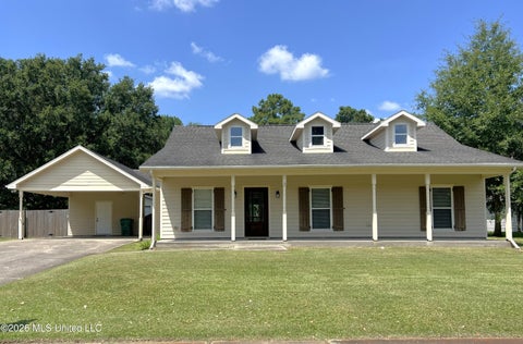 Homes For Sale - 110 Yarborough Place<br/> Hancock County, Waveland, MS 39576