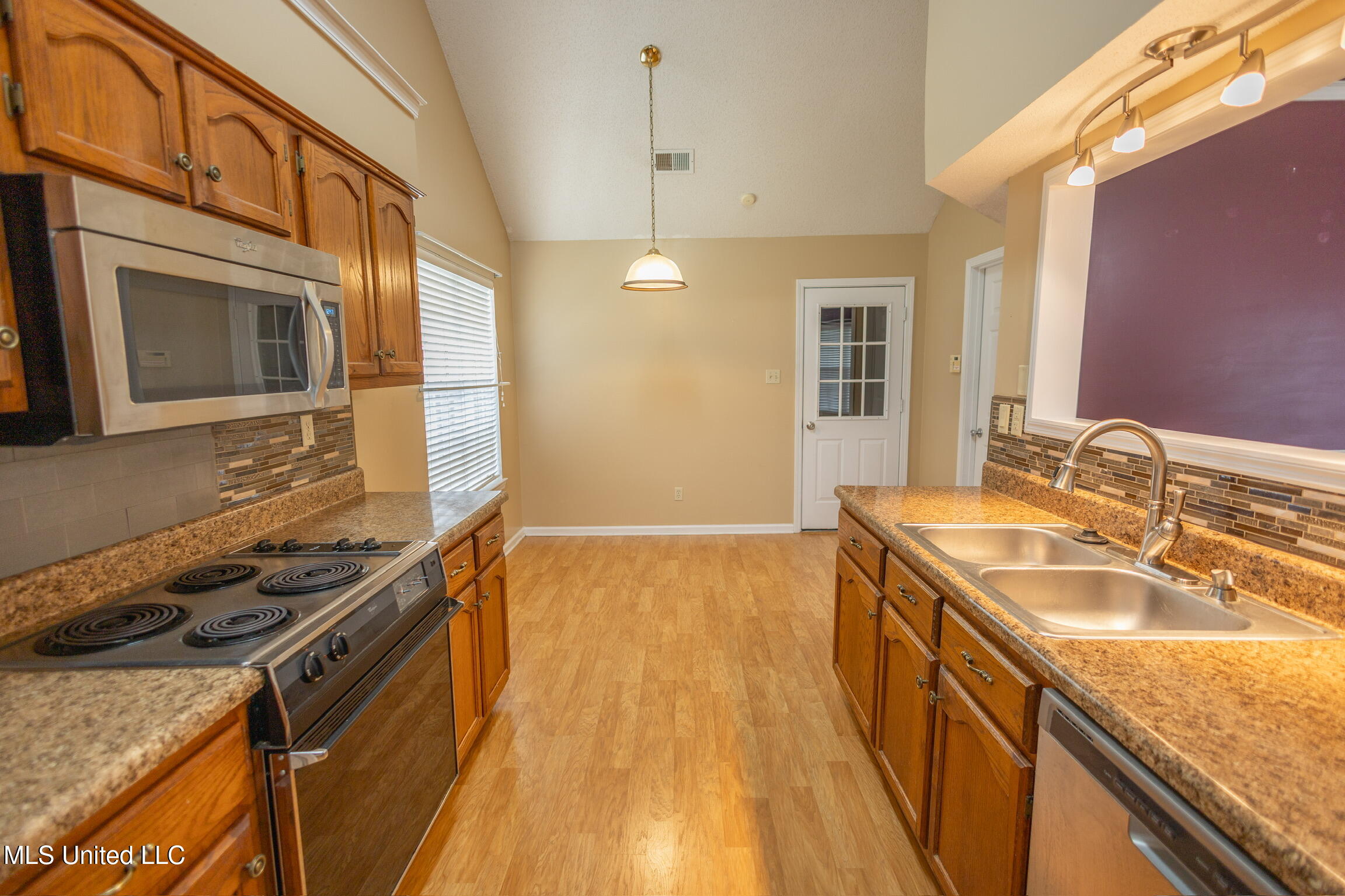 7410 Paddock Cove, Southaven, Mississippi image 8