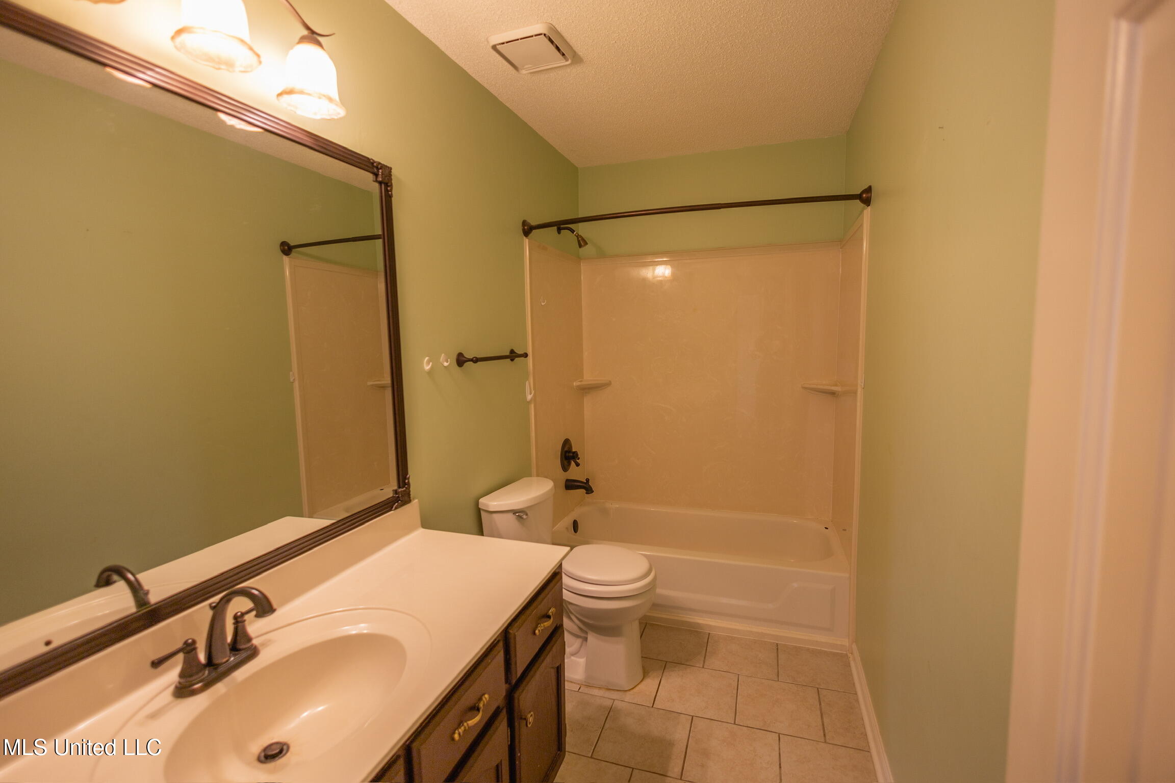 7410 Paddock Cove, Southaven, Mississippi image 17