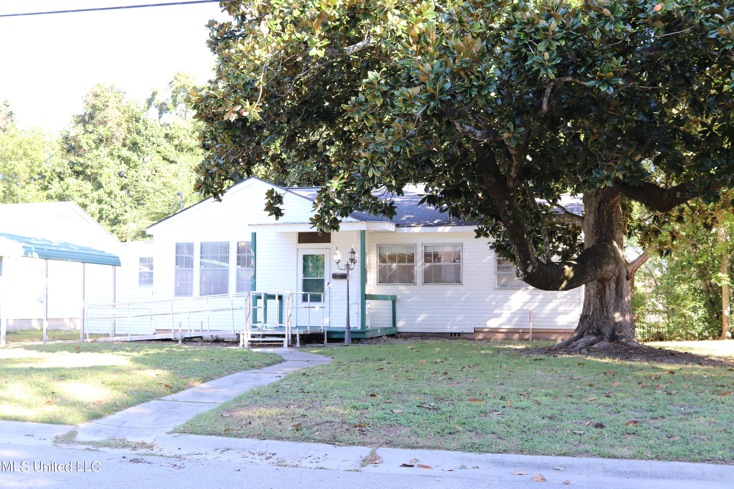 1614 Hollywood Boulevard, Biloxi, Mississippi image 1