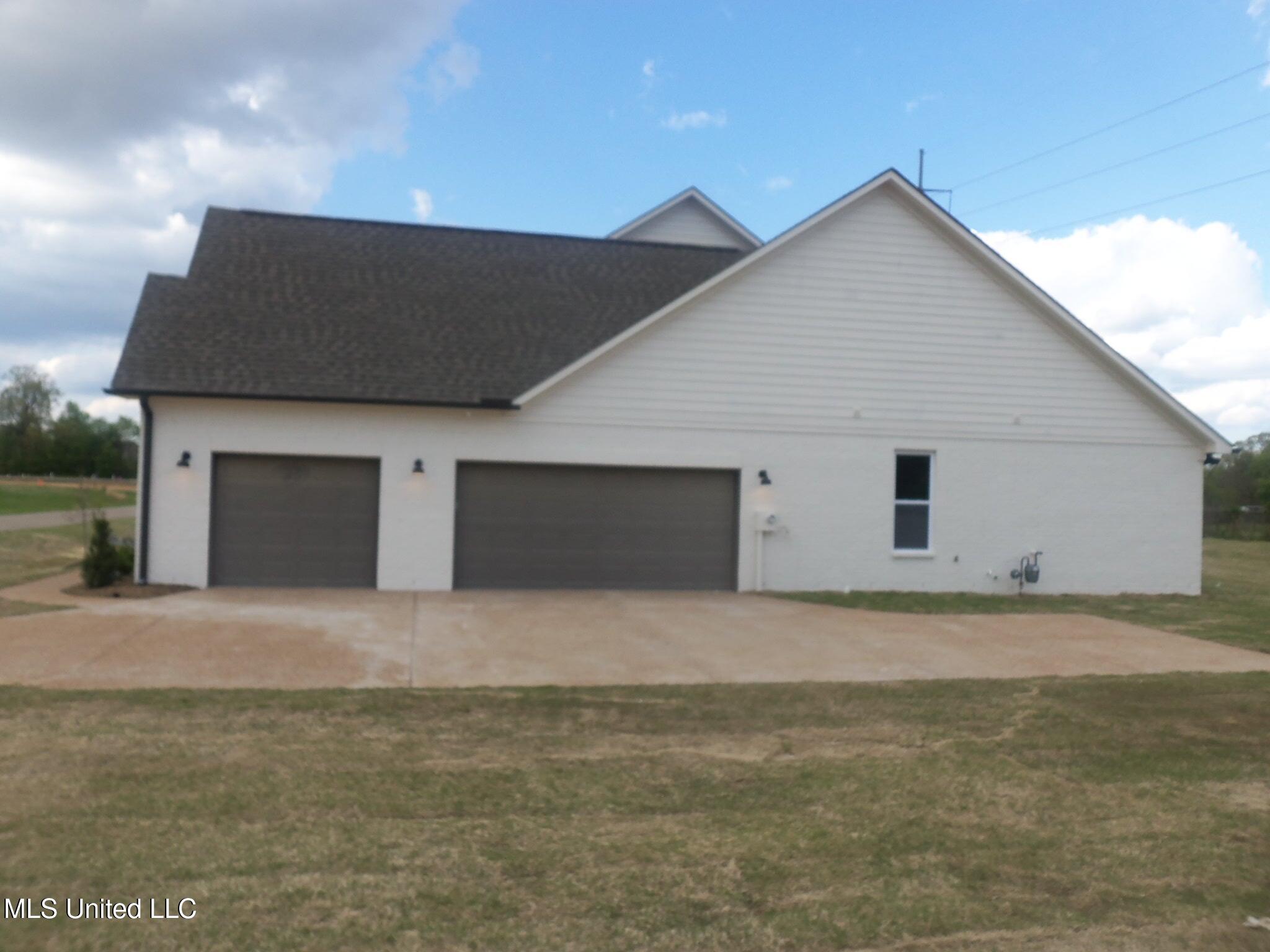 3372 Blooming Grove Road, Olive Branch, Mississippi image 2
