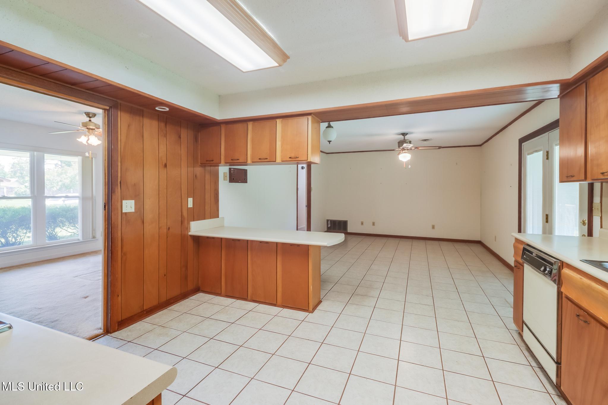 820 Lackland Drive, Biloxi, Mississippi image 8