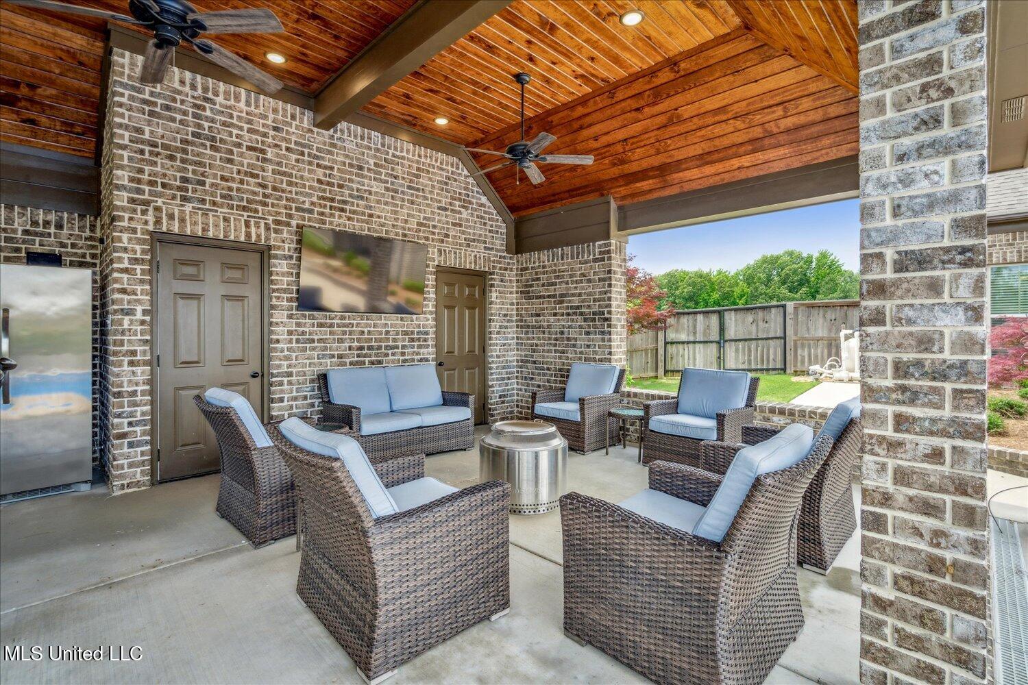 8063 Elizabeth Drive, Olive Branch, Mississippi image 43