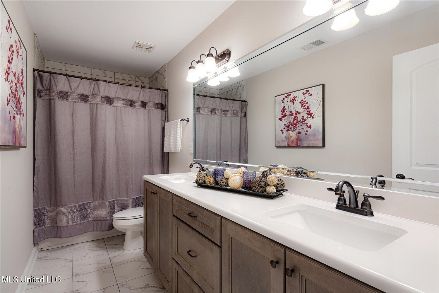 8063 Elizabeth Drive, Olive Branch, Mississippi image 37