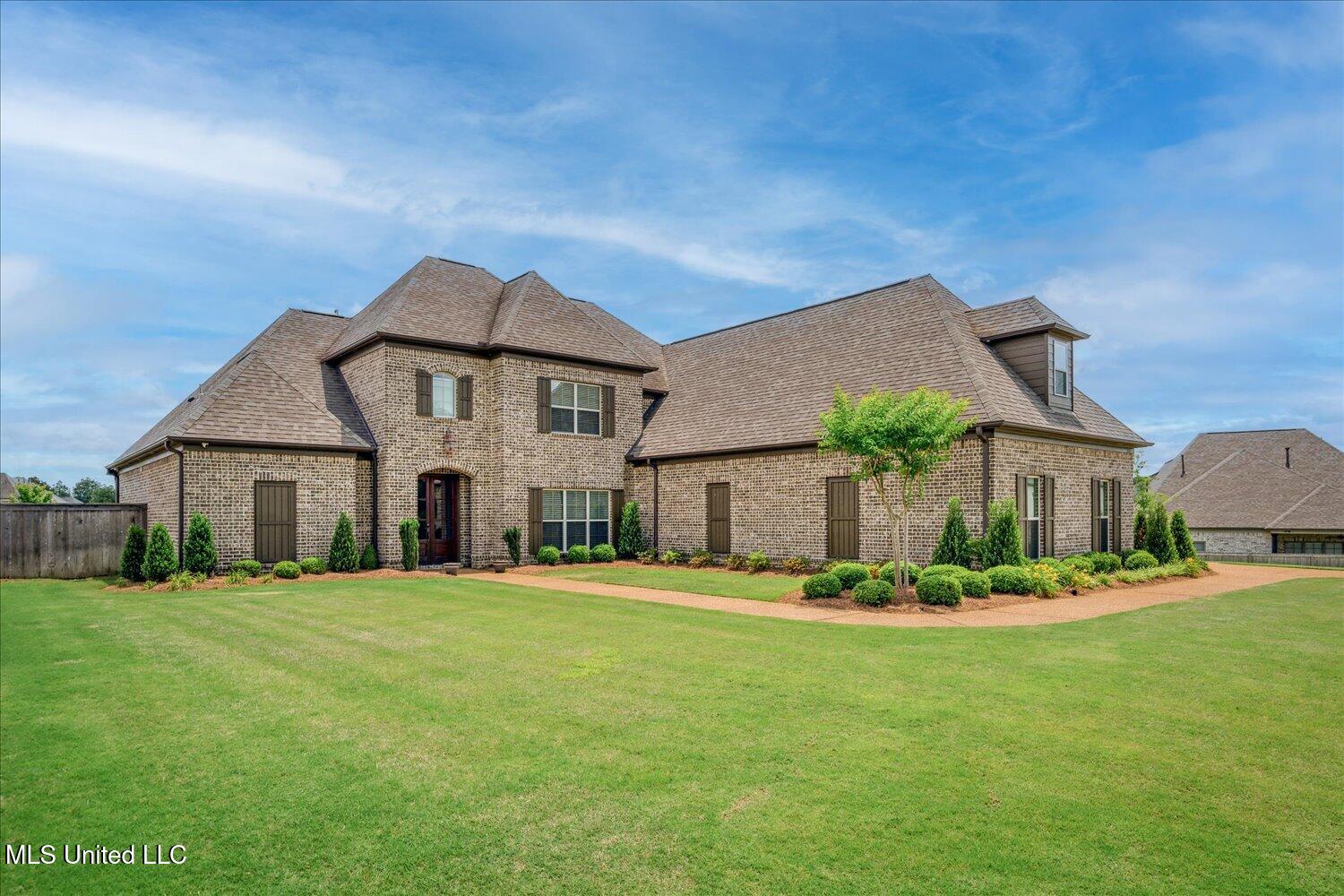 8063 Elizabeth Drive, Olive Branch, Mississippi image 6