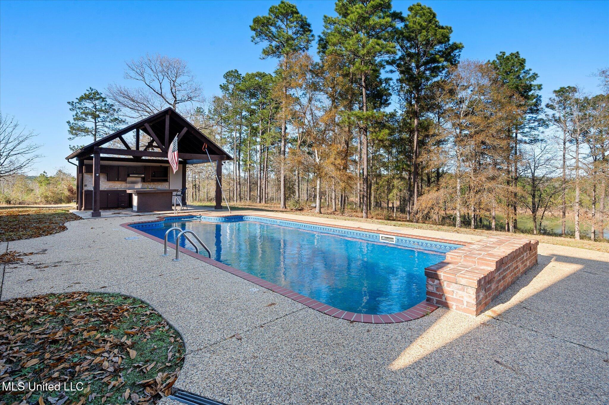 1046 Wingate Road, Richton, Mississippi image 2