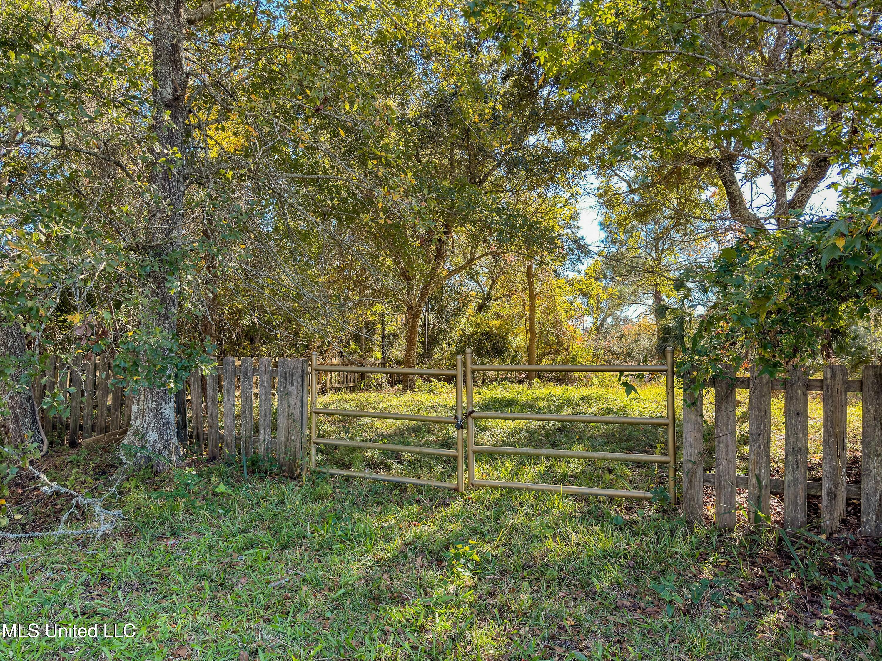 204 3rd Avenue, Pass Christian, Mississippi image 1