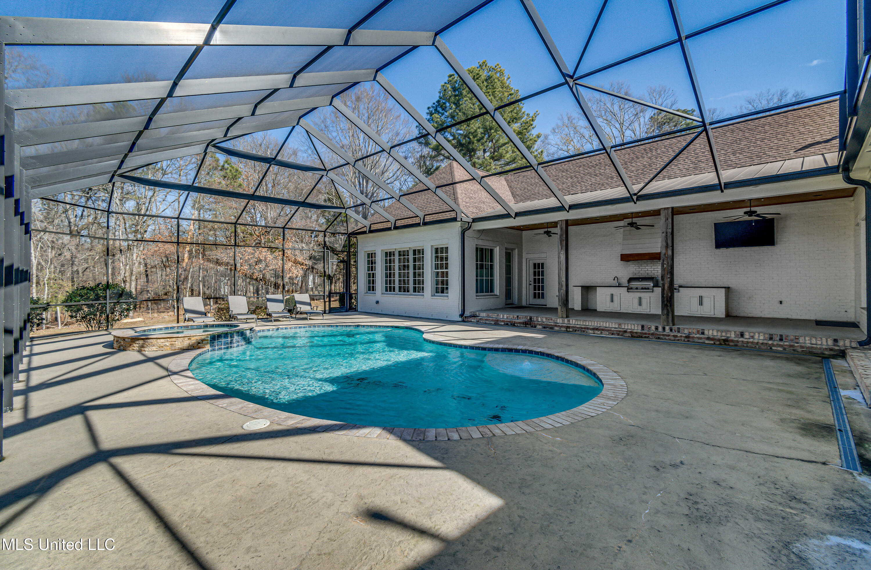 Ridgeland, Mississippi 39157, United States, 5 Bedrooms Bedrooms, ,6 BathroomsBathrooms,Residential,Active,13533