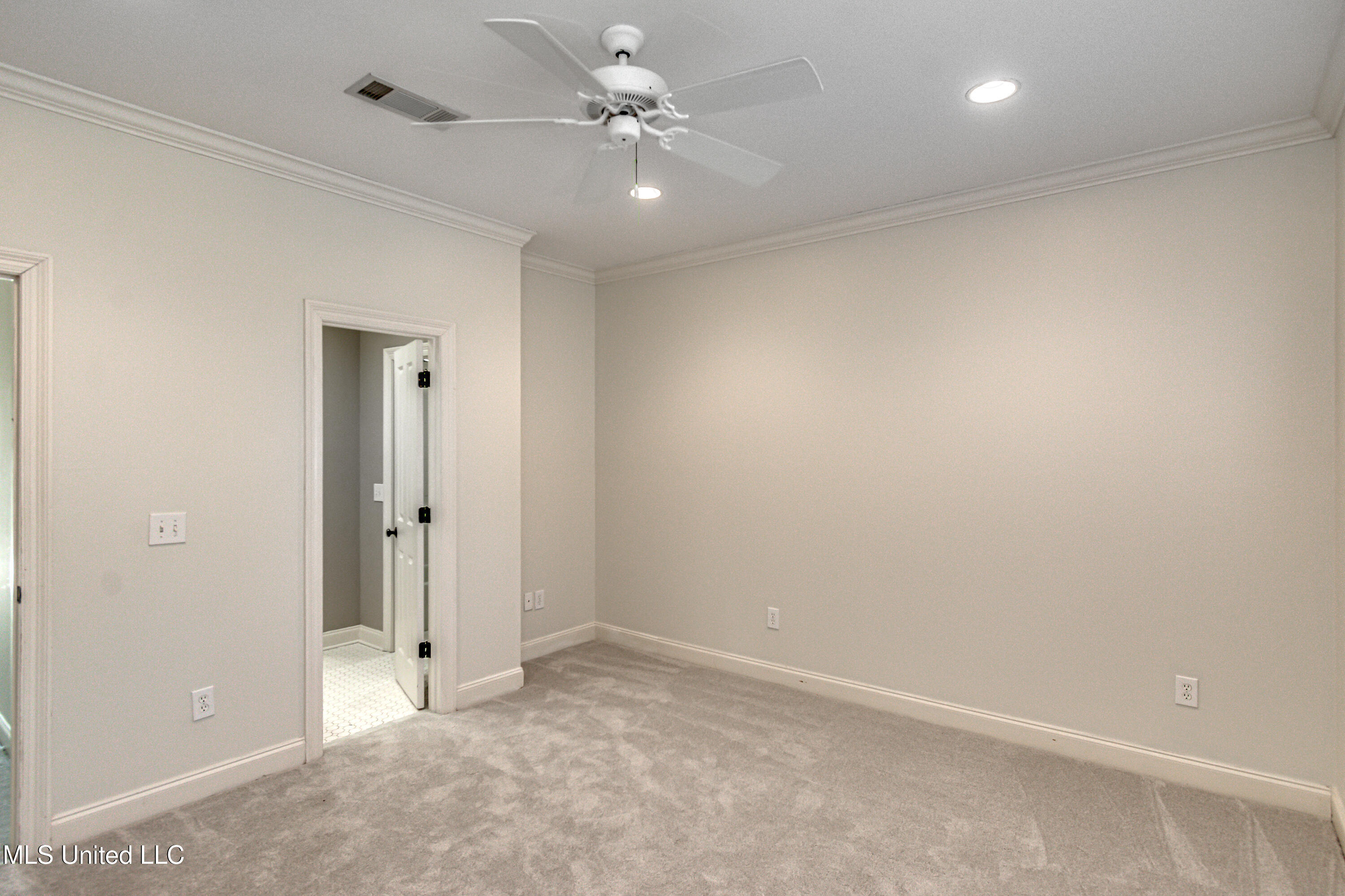 Ridgeland, Mississippi 39157, United States, 5 Bedrooms Bedrooms, ,6 BathroomsBathrooms,Residential,Active,13533