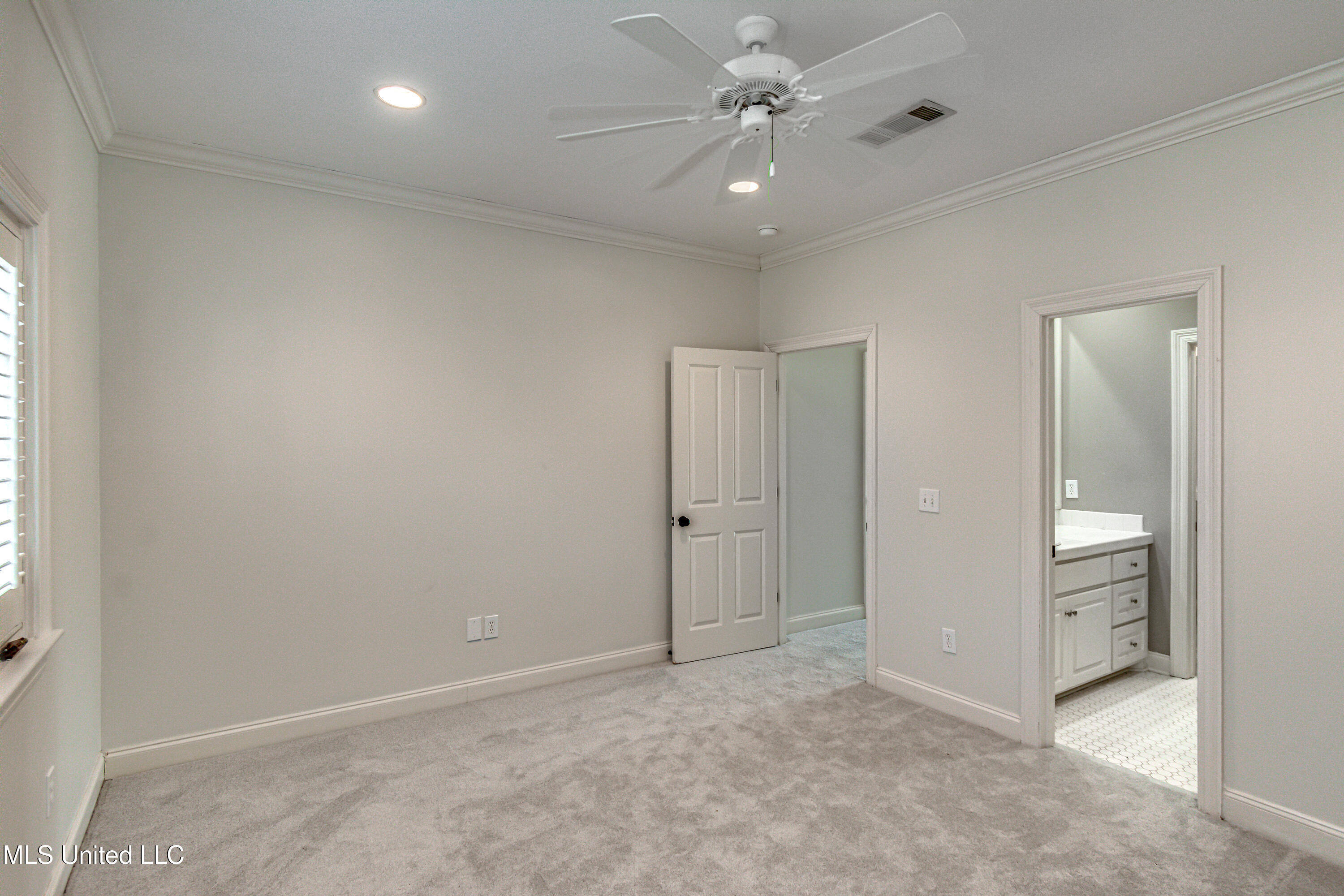 Ridgeland, Mississippi 39157, United States, 5 Bedrooms Bedrooms, ,6 BathroomsBathrooms,Residential,Active,13533