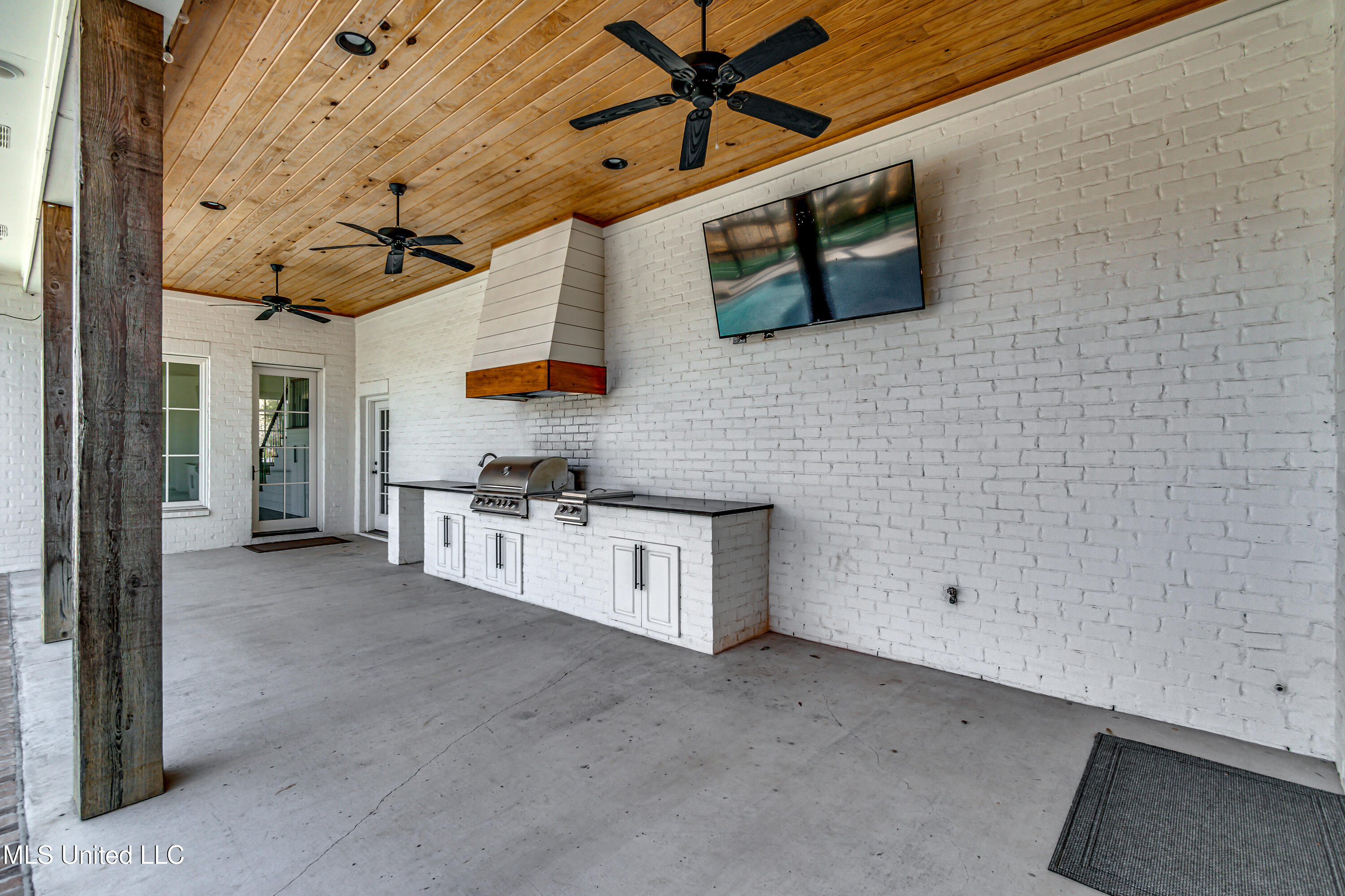 Ridgeland, Mississippi 39157, United States, 5 Bedrooms Bedrooms, ,6 BathroomsBathrooms,Residential,Active,13533