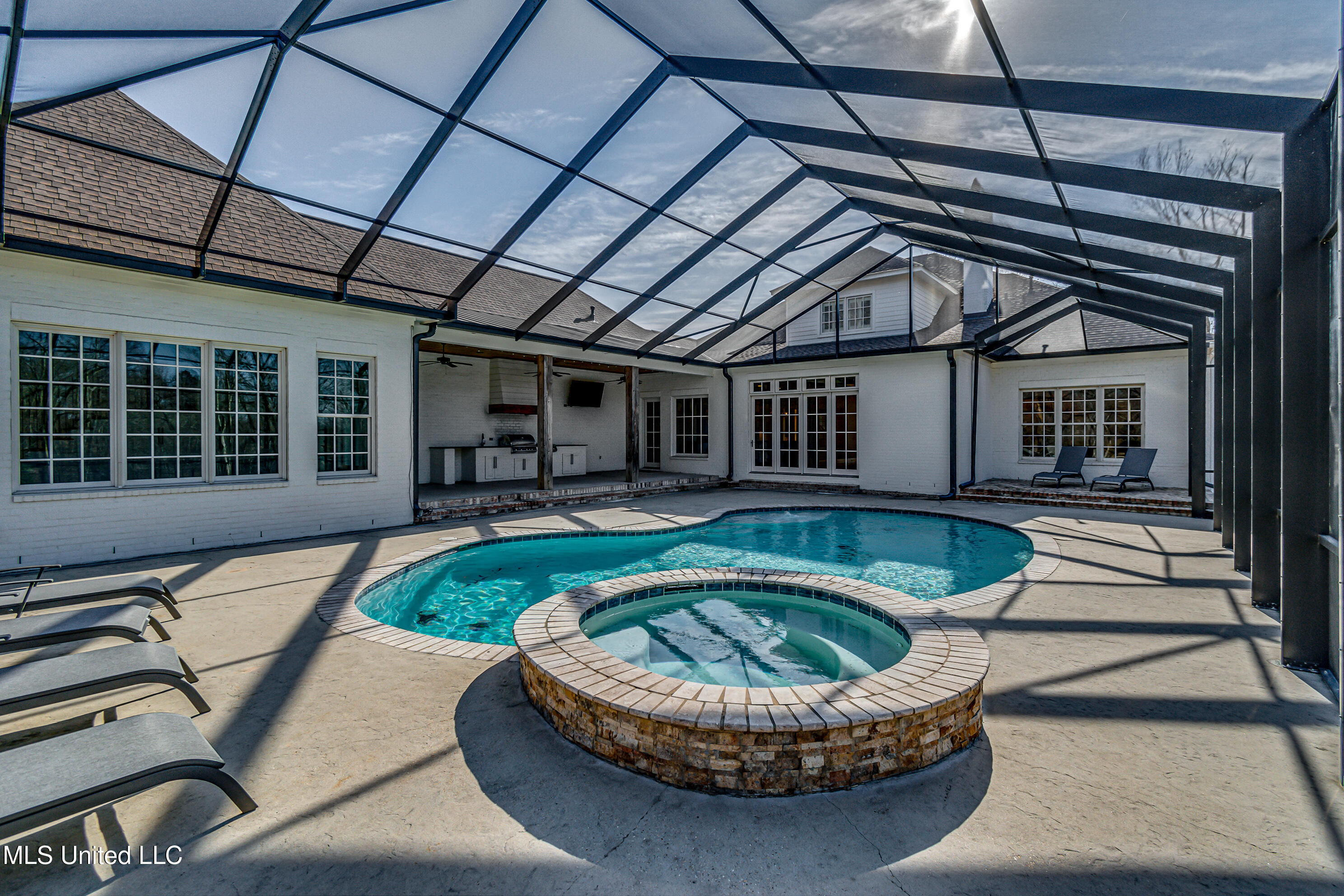 Ridgeland, Mississippi 39157, United States, 5 Bedrooms Bedrooms, ,6 BathroomsBathrooms,Residential,Active,13533