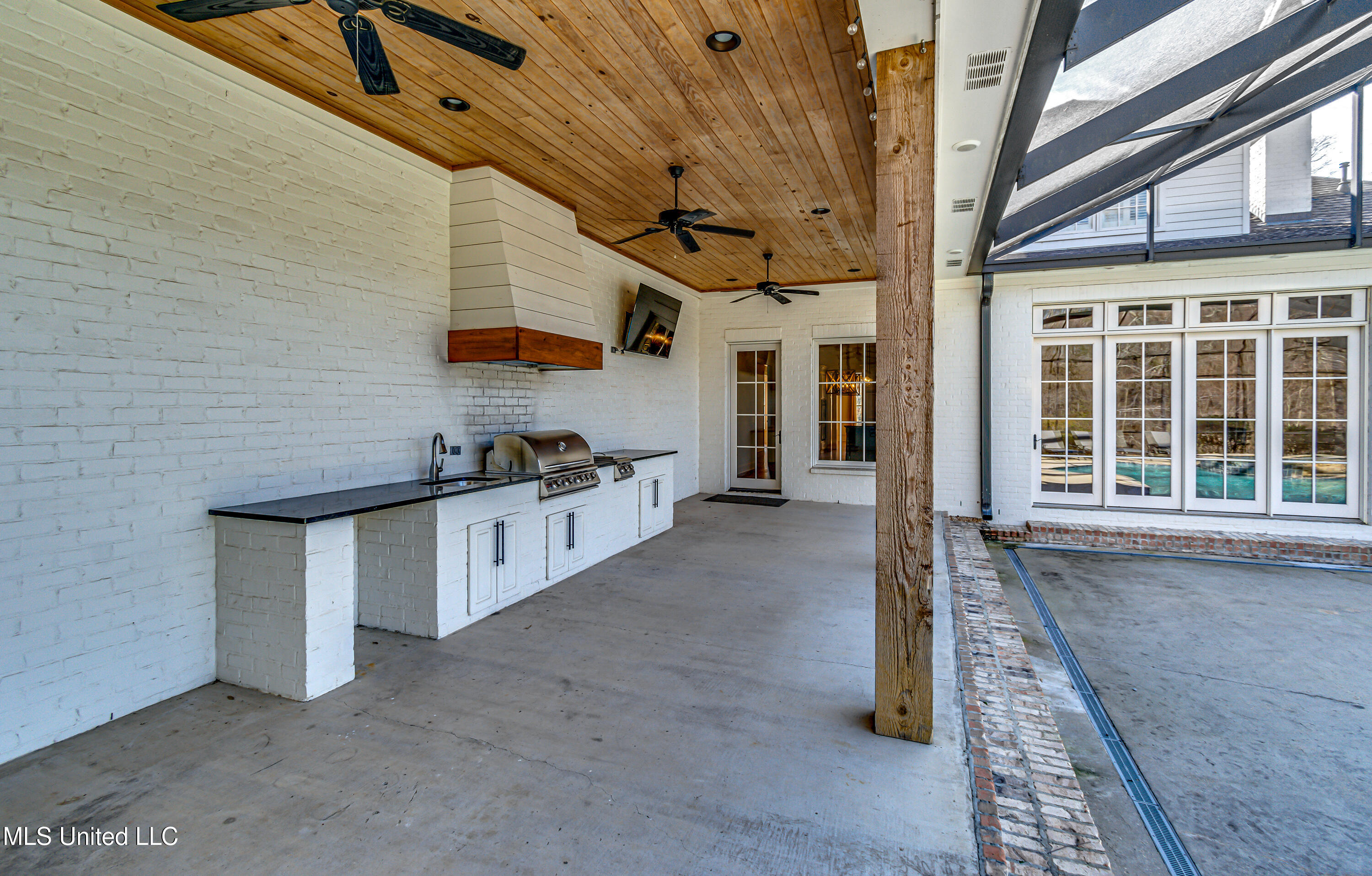 Ridgeland, Mississippi 39157, United States, 5 Bedrooms Bedrooms, ,6 BathroomsBathrooms,Residential,Active,13533