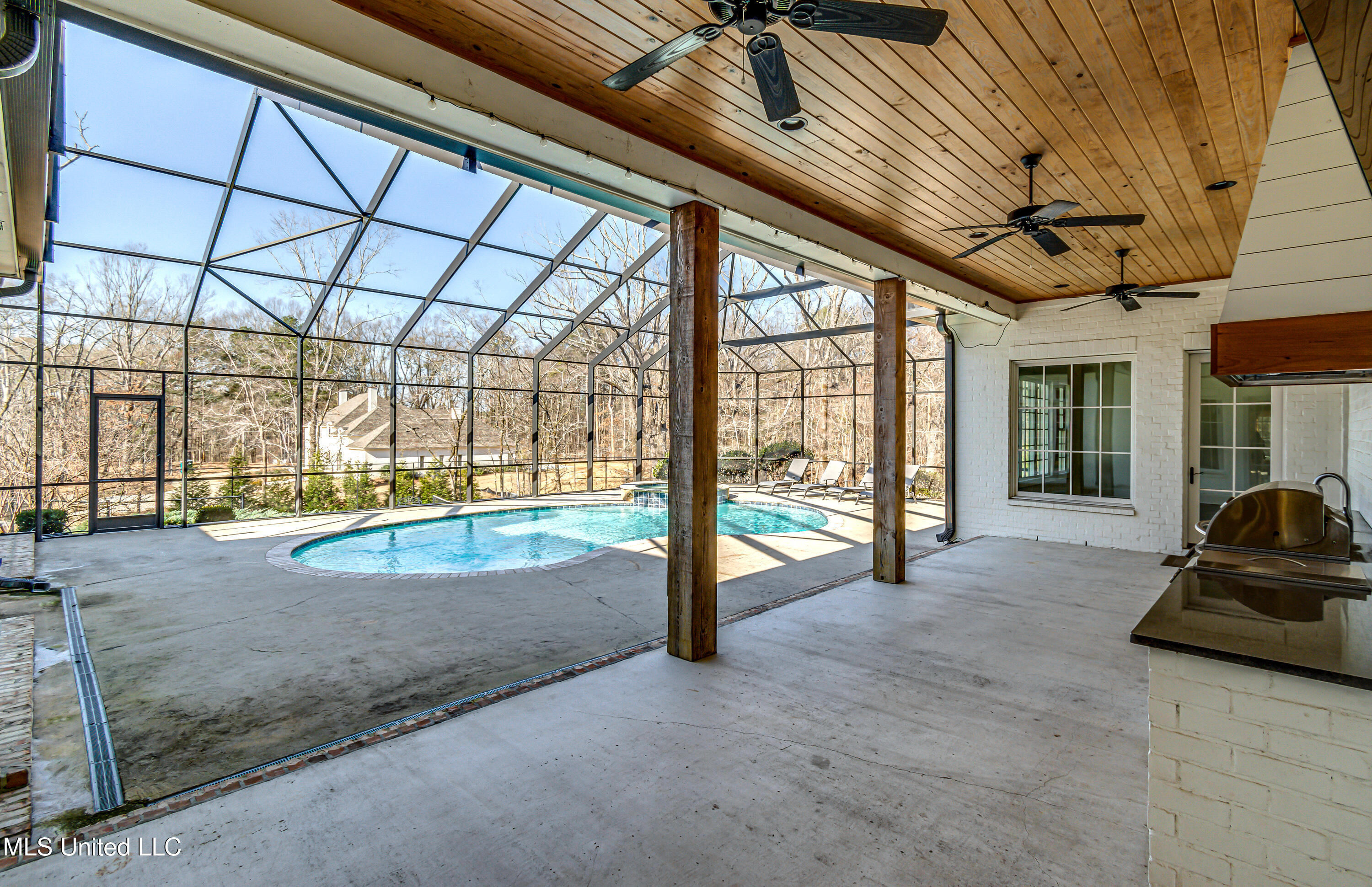 Ridgeland, Mississippi 39157, United States, 5 Bedrooms Bedrooms, ,6 BathroomsBathrooms,Residential,Active,13533