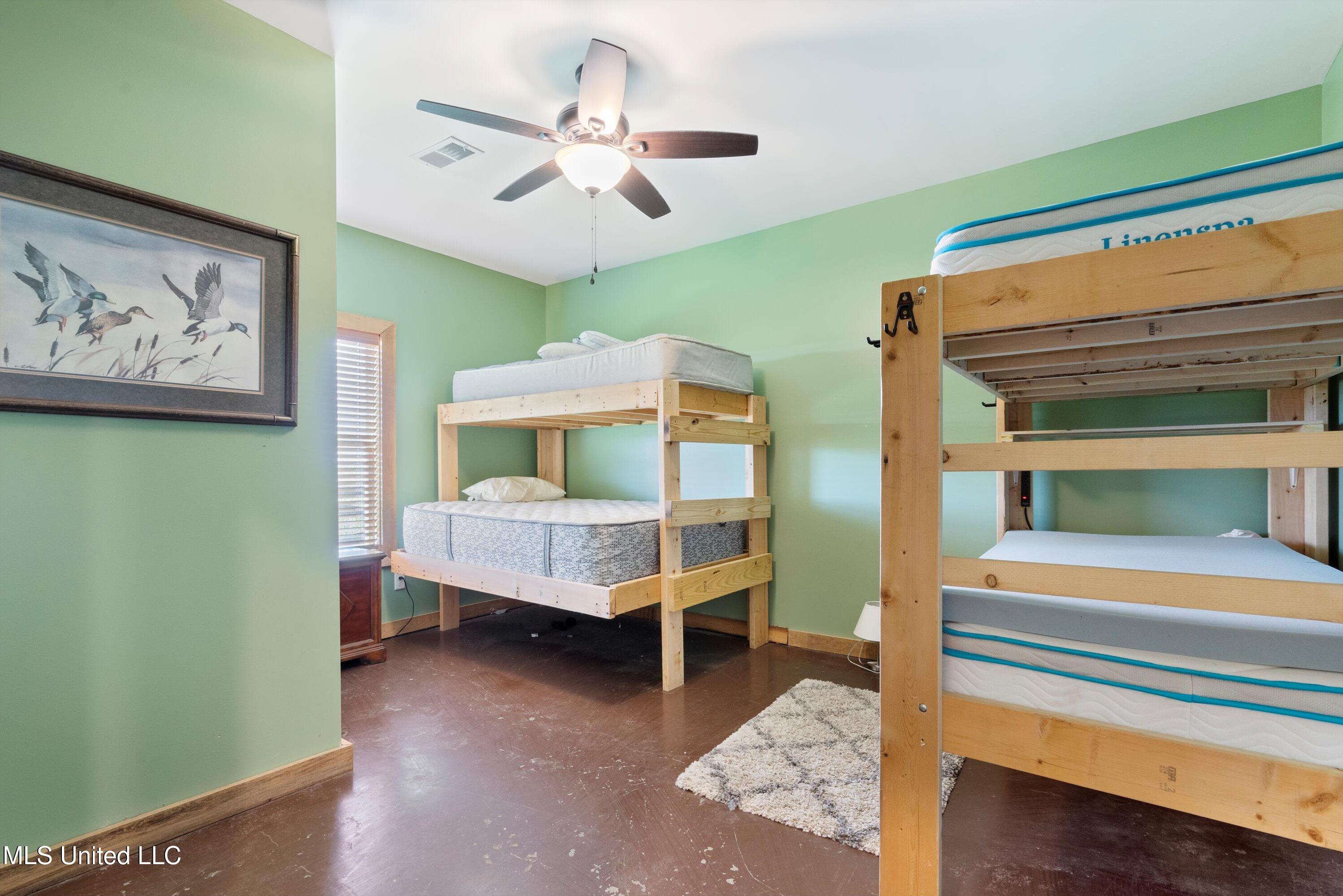 Dundee, Mississippi 38626, United States, 23 Bedrooms Bedrooms, ,11 BathroomsBathrooms,Residential,Active,35933