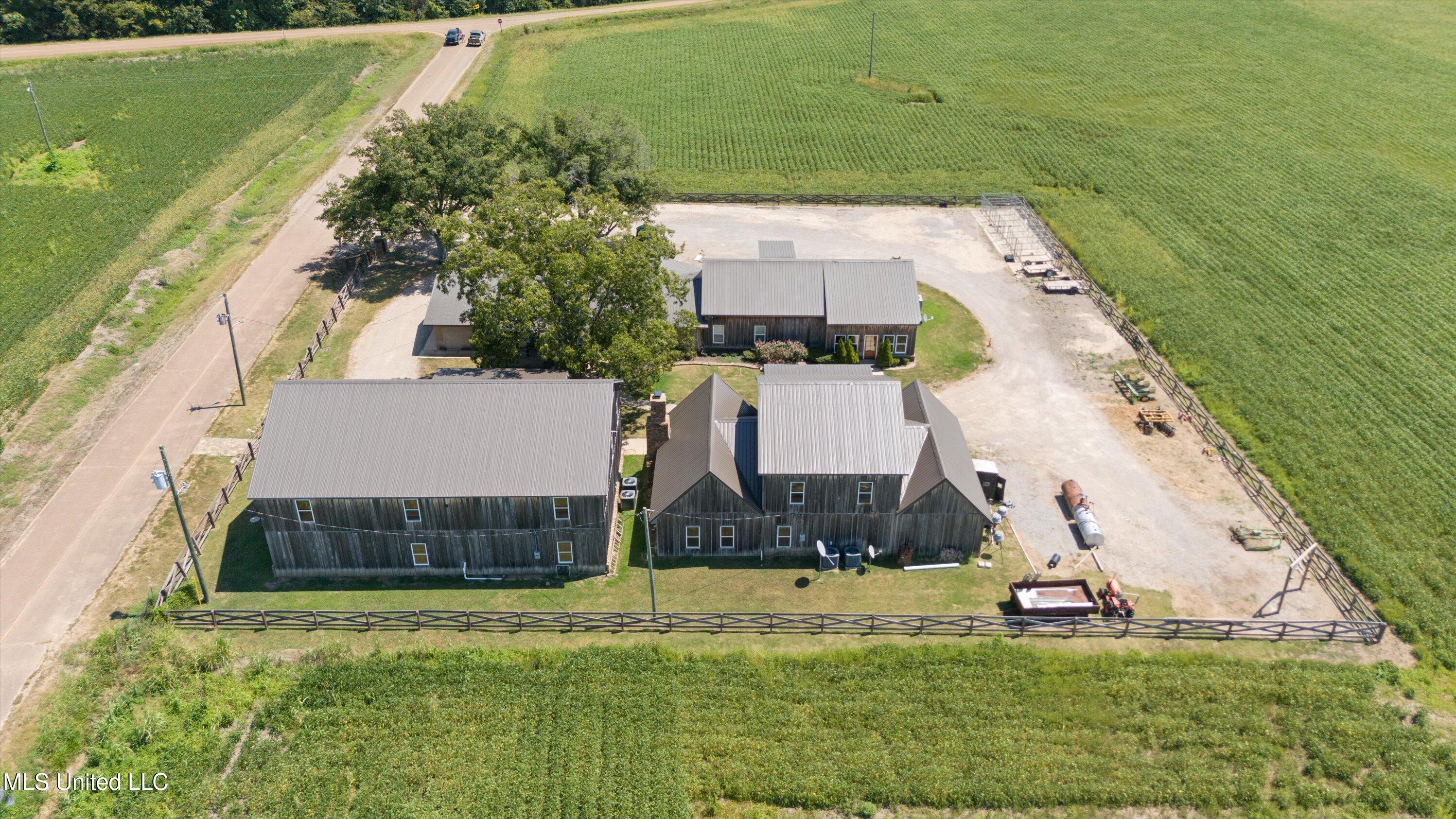 Dundee, Mississippi 38626, United States, 23 Bedrooms Bedrooms, ,11 BathroomsBathrooms,Residential,Active,35933 Dundee, Mississippi 38626, United States, 23 Bedrooms Bedrooms, ,11 BathroomsBathrooms,Residential,Active,35933