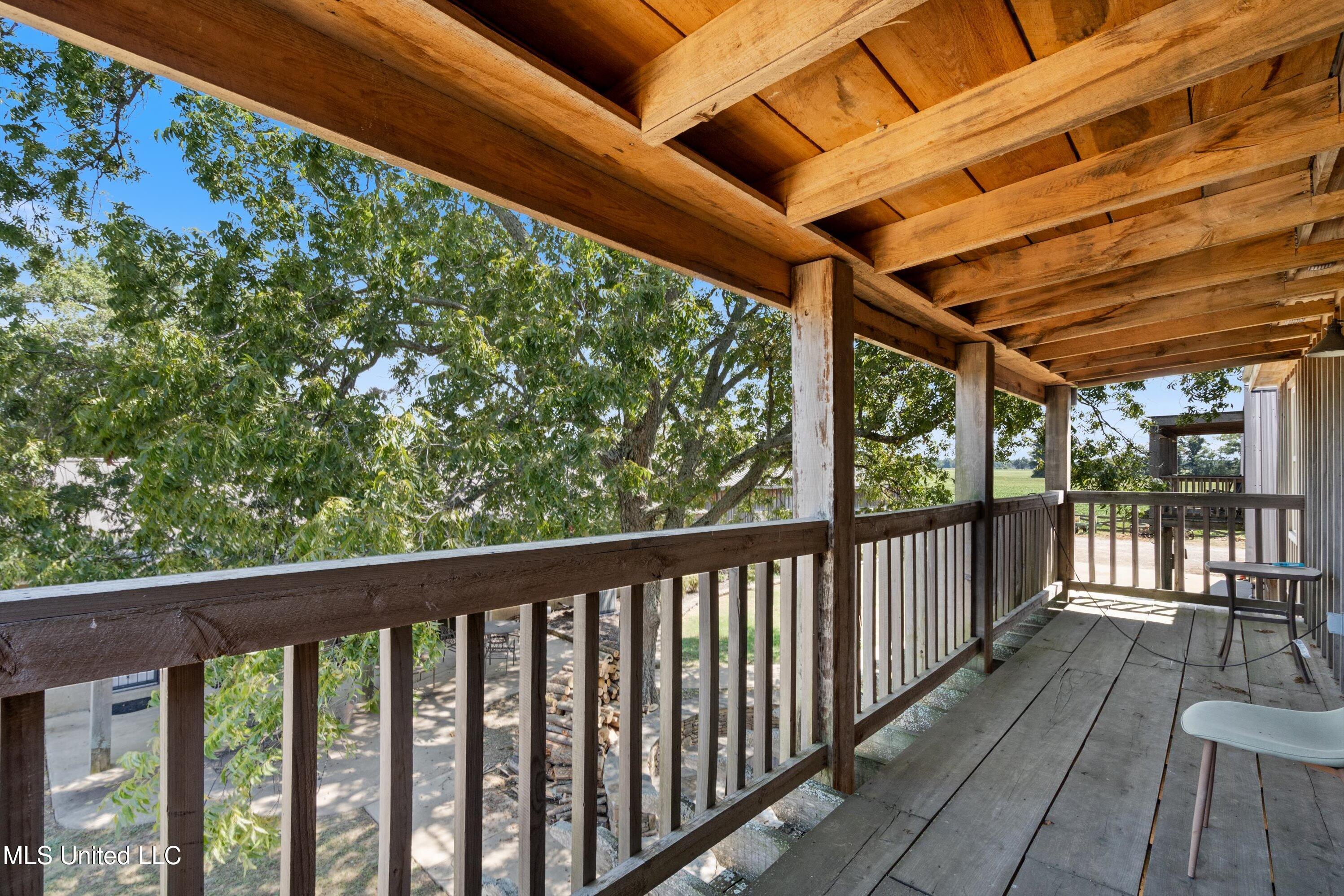 Dundee, Mississippi 38626, United States, 23 Bedrooms Bedrooms, ,11 BathroomsBathrooms,Residential,Active,35933