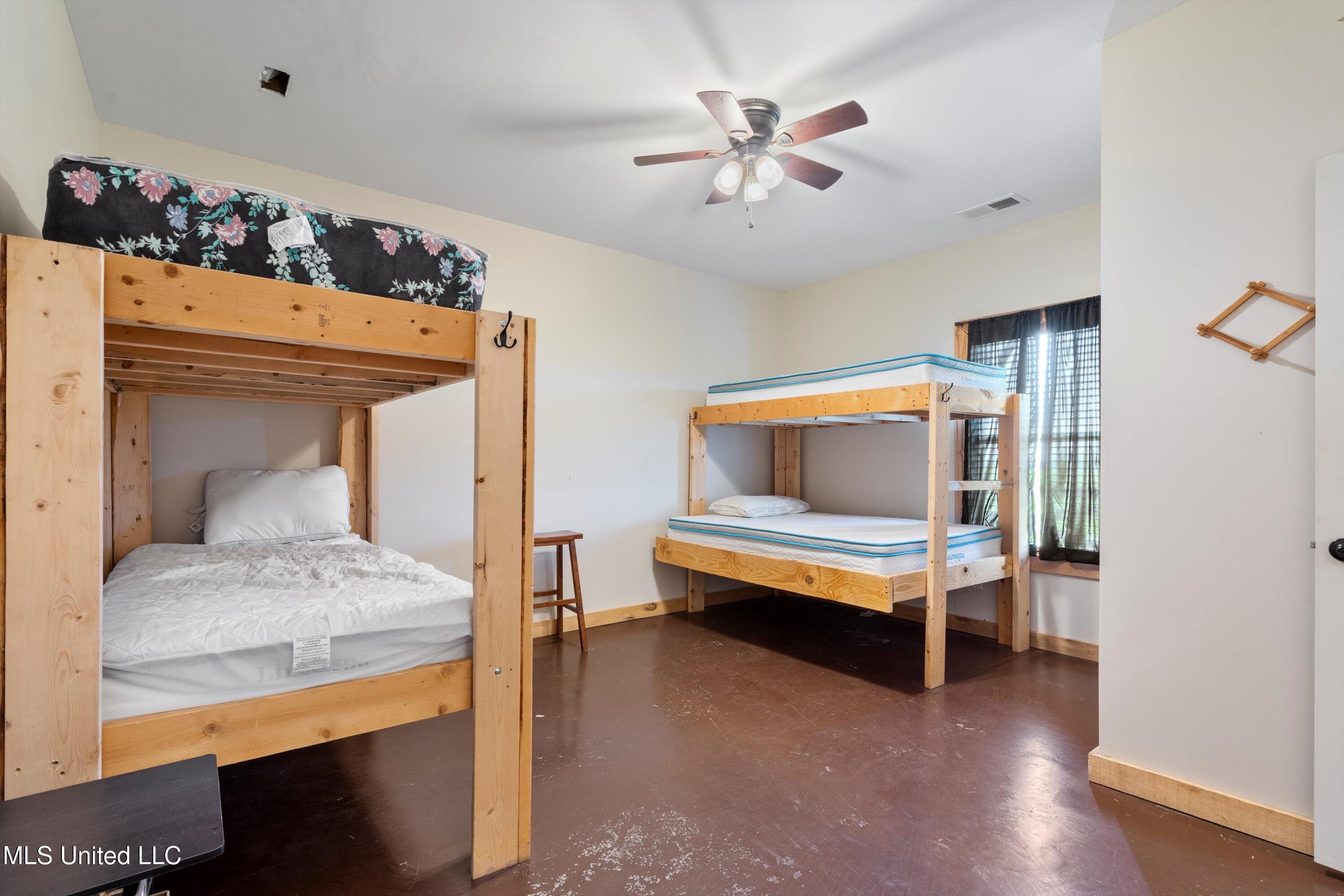 Dundee, Mississippi 38626, United States, 23 Bedrooms Bedrooms, ,11 BathroomsBathrooms,Residential,Active,35933