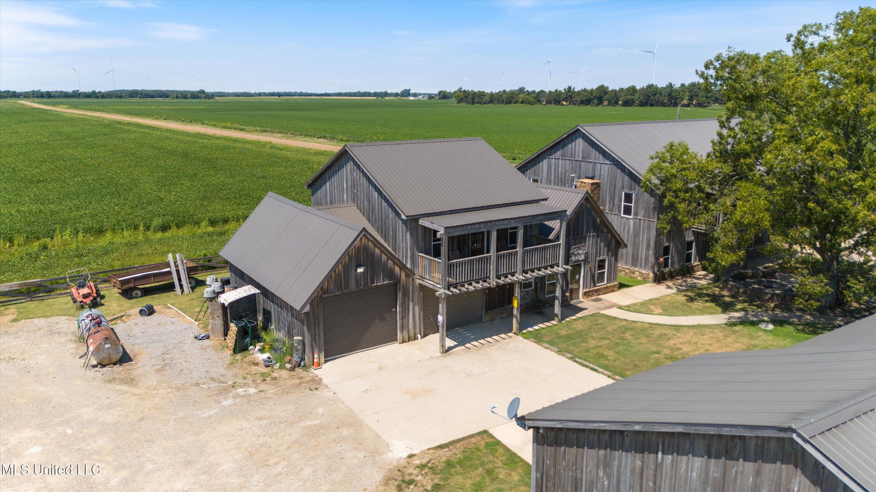 Dundee, Mississippi 38626, United States, 23 Bedrooms Bedrooms, ,11 BathroomsBathrooms,Residential,Active,35933