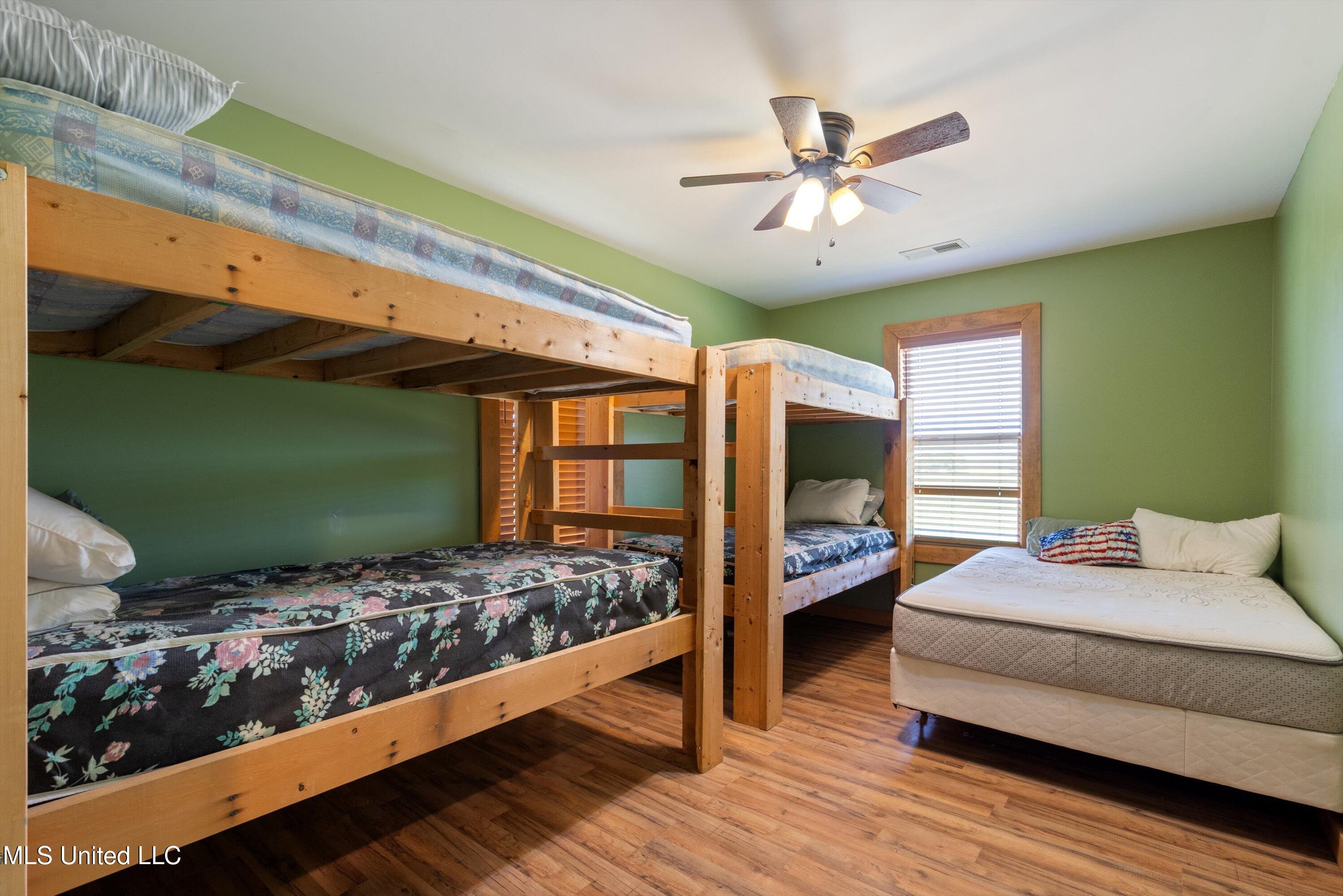 Dundee, Mississippi 38626, United States, 23 Bedrooms Bedrooms, ,11 BathroomsBathrooms,Residential,Active,35933