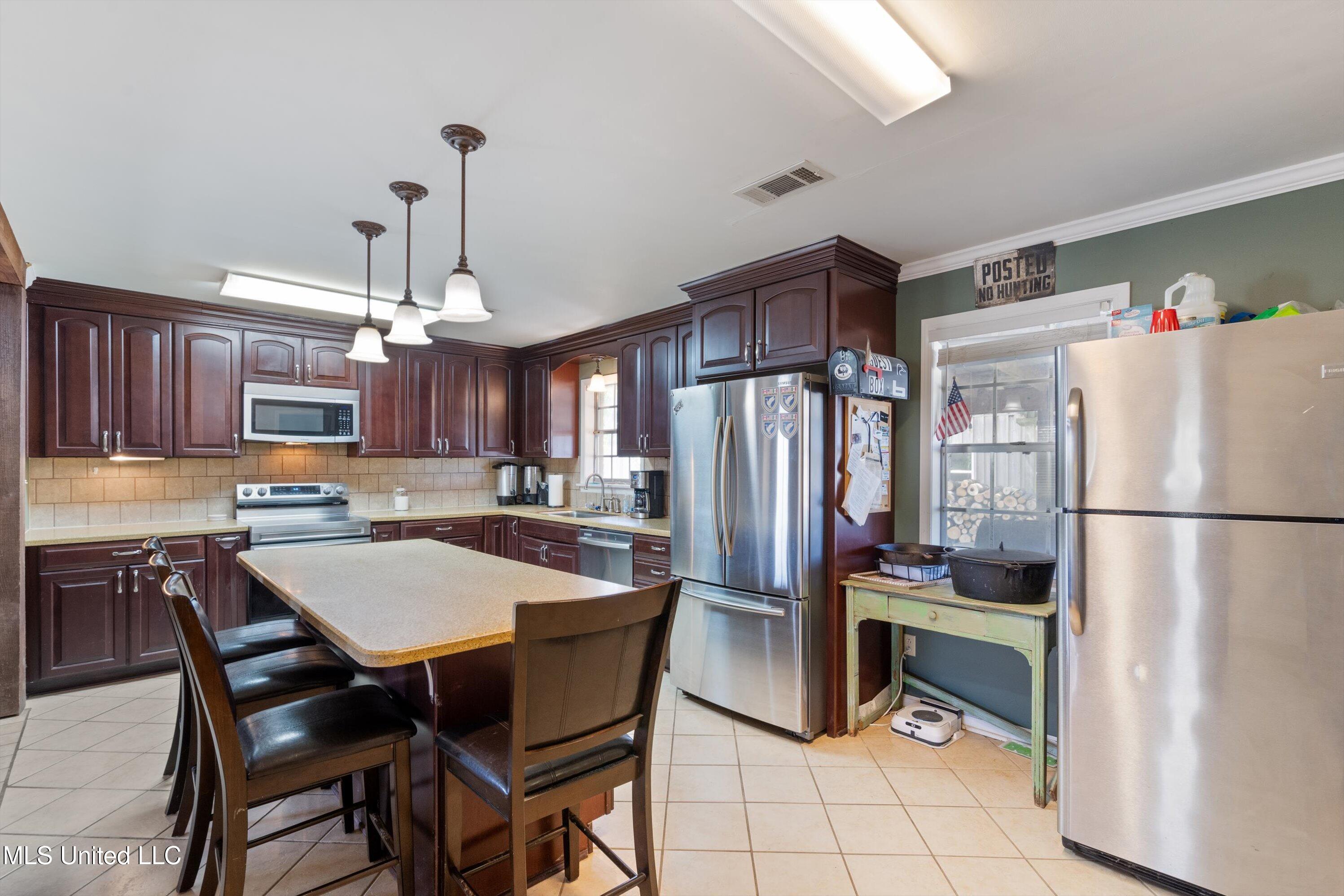 Dundee, Mississippi 38626, United States, 23 Bedrooms Bedrooms, ,11 BathroomsBathrooms,Residential,Active,35933