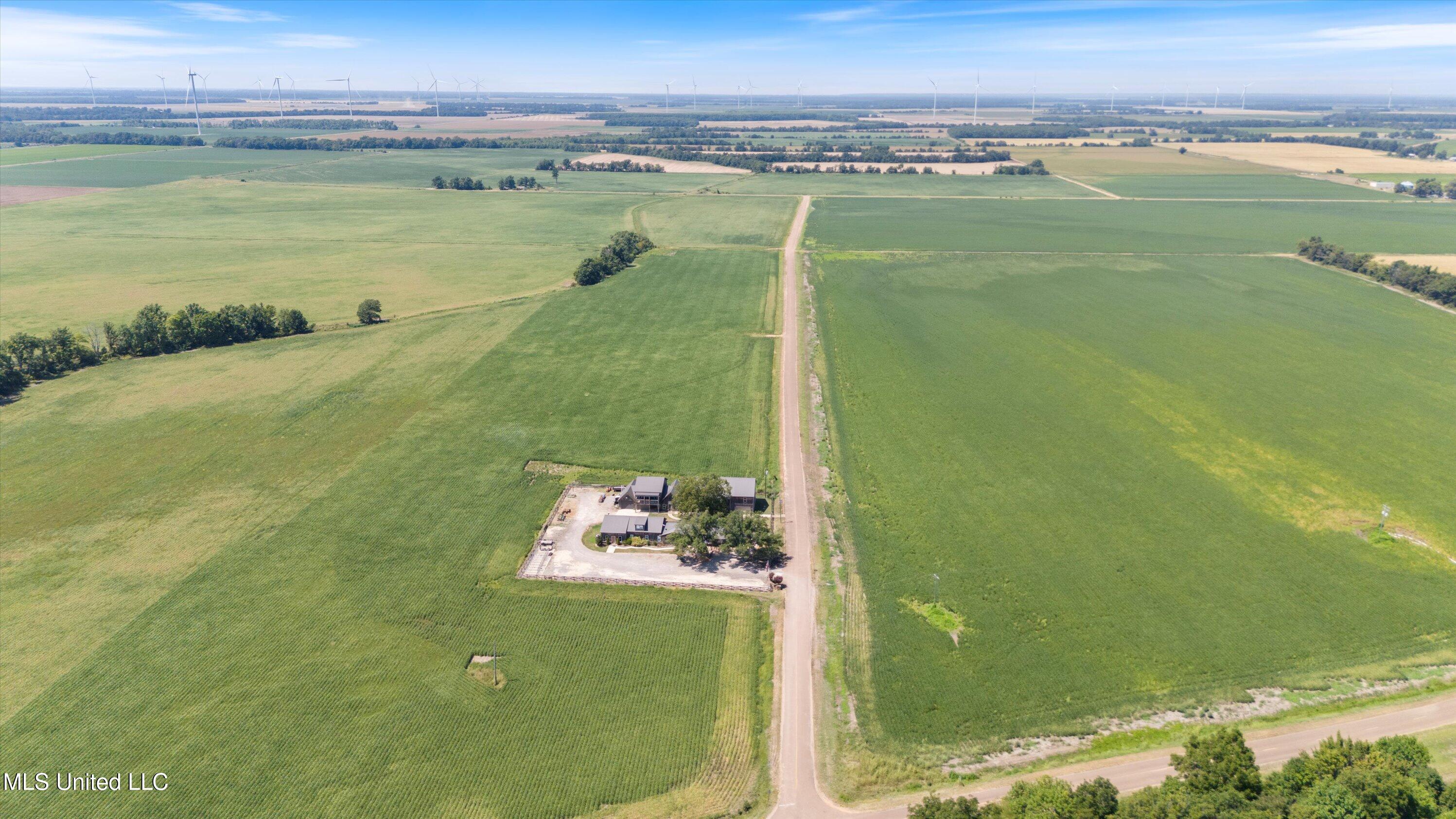 Dundee, Mississippi 38626, United States, 23 Bedrooms Bedrooms, ,11 BathroomsBathrooms,Residential,Active,35933