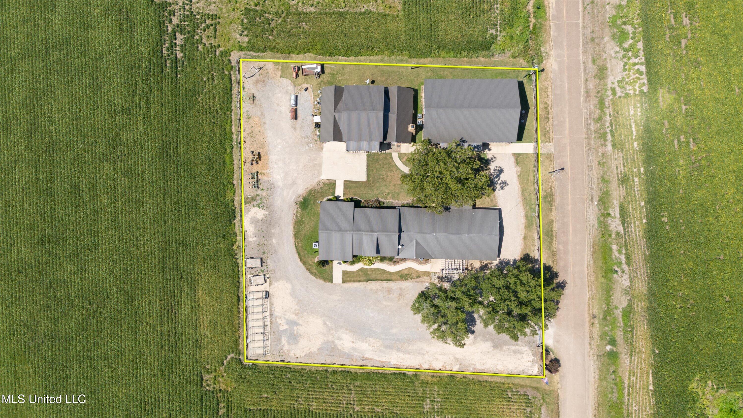 Dundee, Mississippi 38626, United States, 23 Bedrooms Bedrooms, ,11 BathroomsBathrooms,Residential,Active,35933