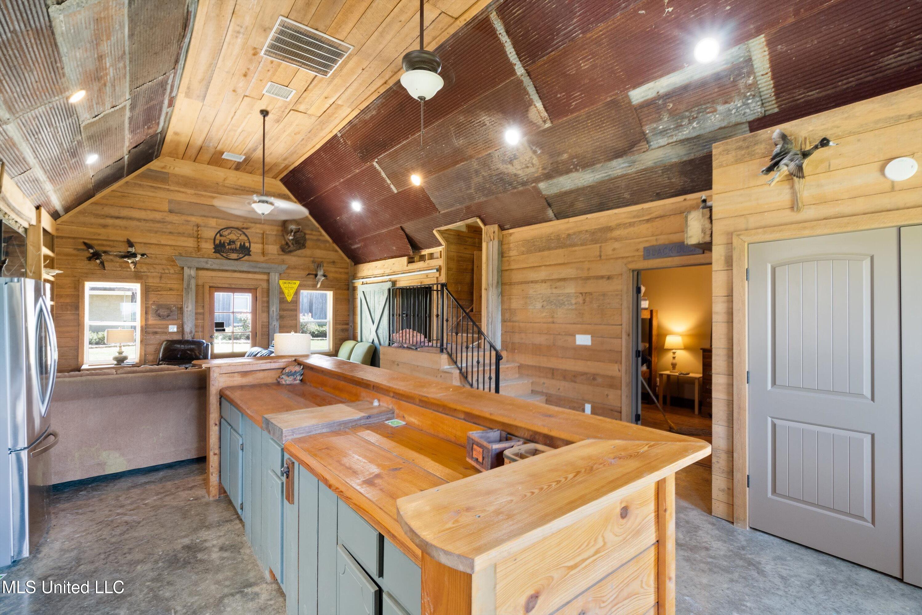 Dundee, Mississippi 38626, United States, 23 Bedrooms Bedrooms, ,11 BathroomsBathrooms,Residential,Active,35933