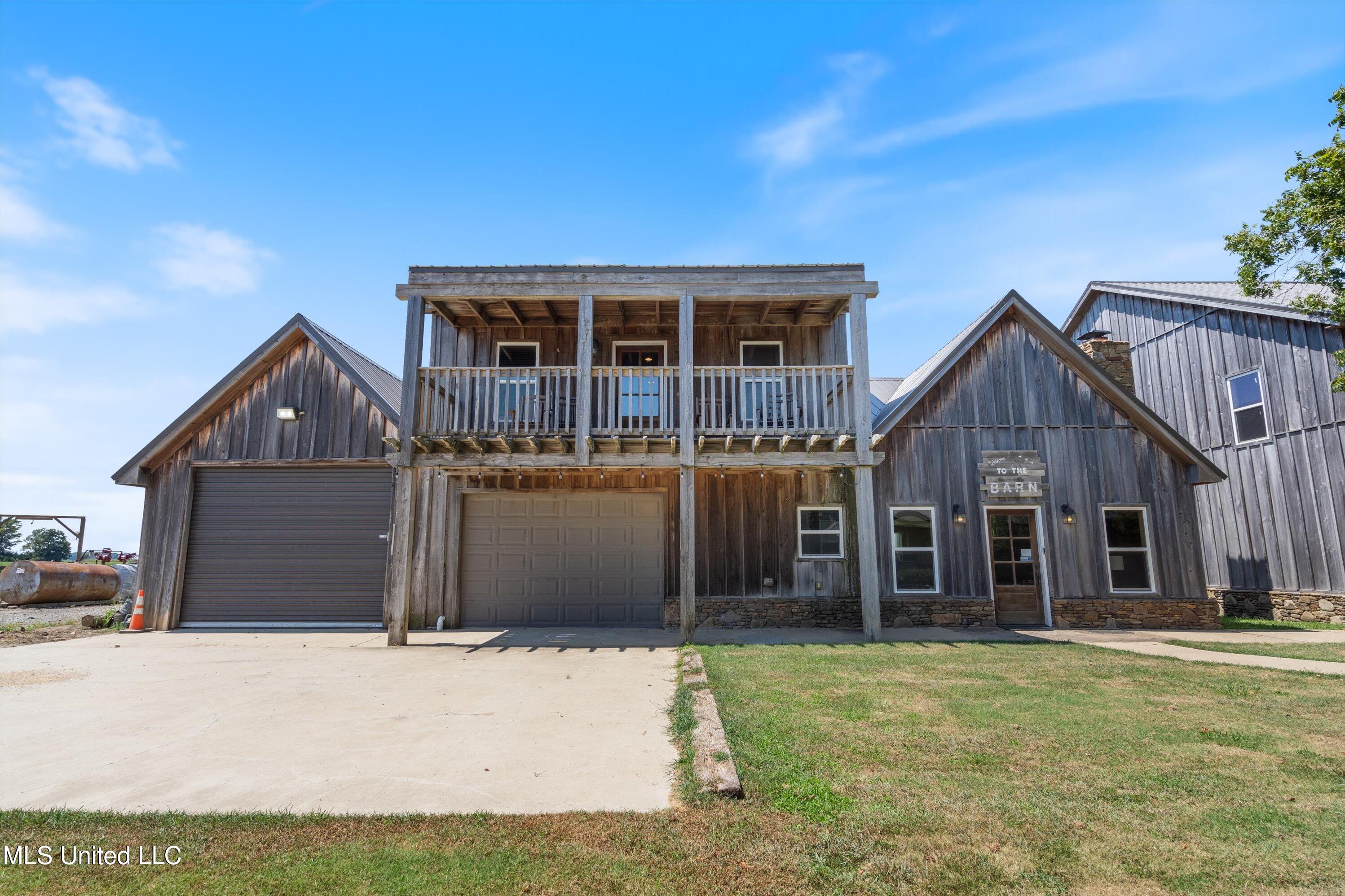 Dundee, Mississippi 38626, United States, 23 Bedrooms Bedrooms, ,11 BathroomsBathrooms,Residential,Active,35933