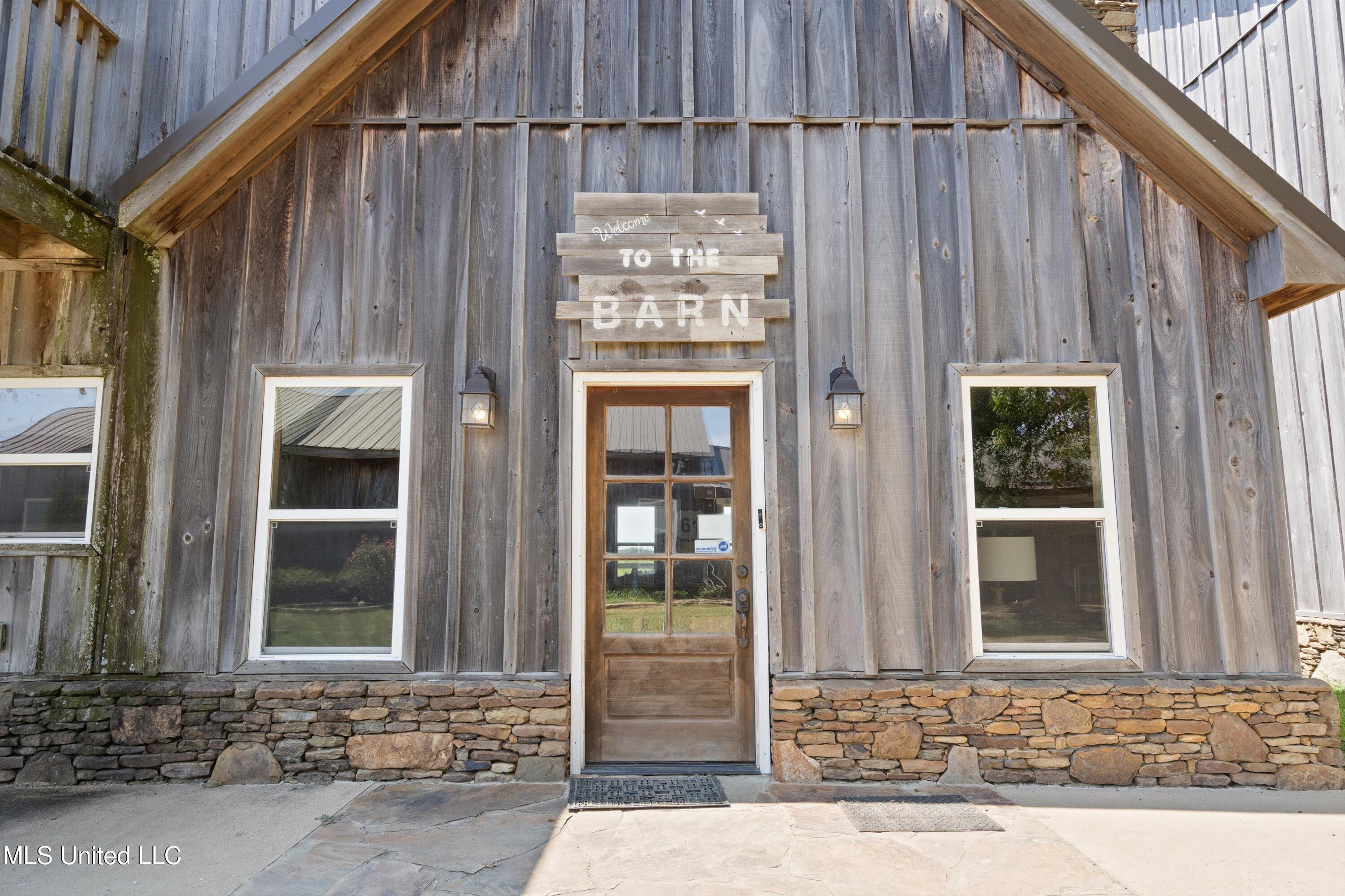 Dundee, Mississippi 38626, United States, 23 Bedrooms Bedrooms, ,11 BathroomsBathrooms,Residential,Active,35933