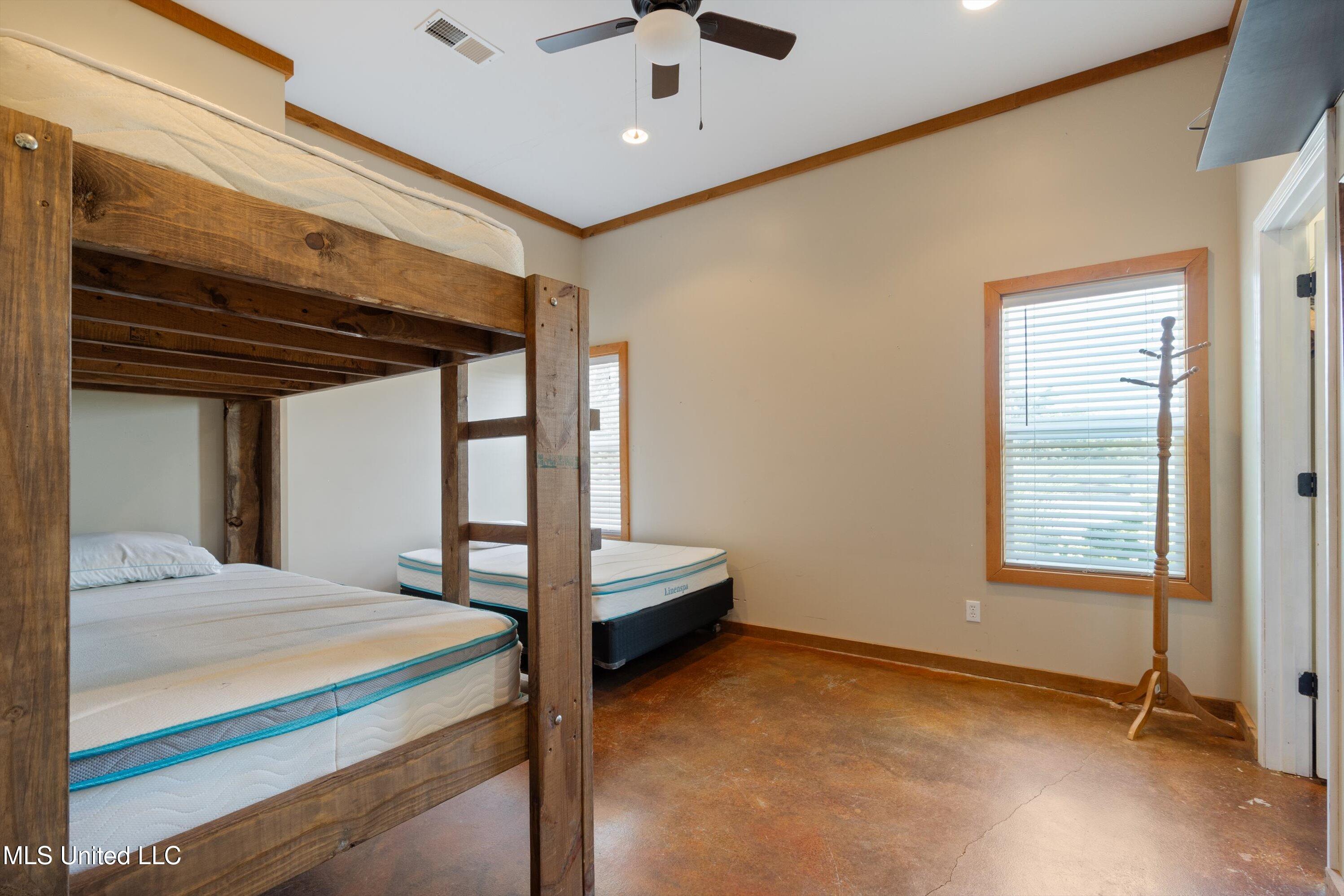 Dundee, Mississippi 38626, United States, 23 Bedrooms Bedrooms, ,11 BathroomsBathrooms,Residential,Active,35933