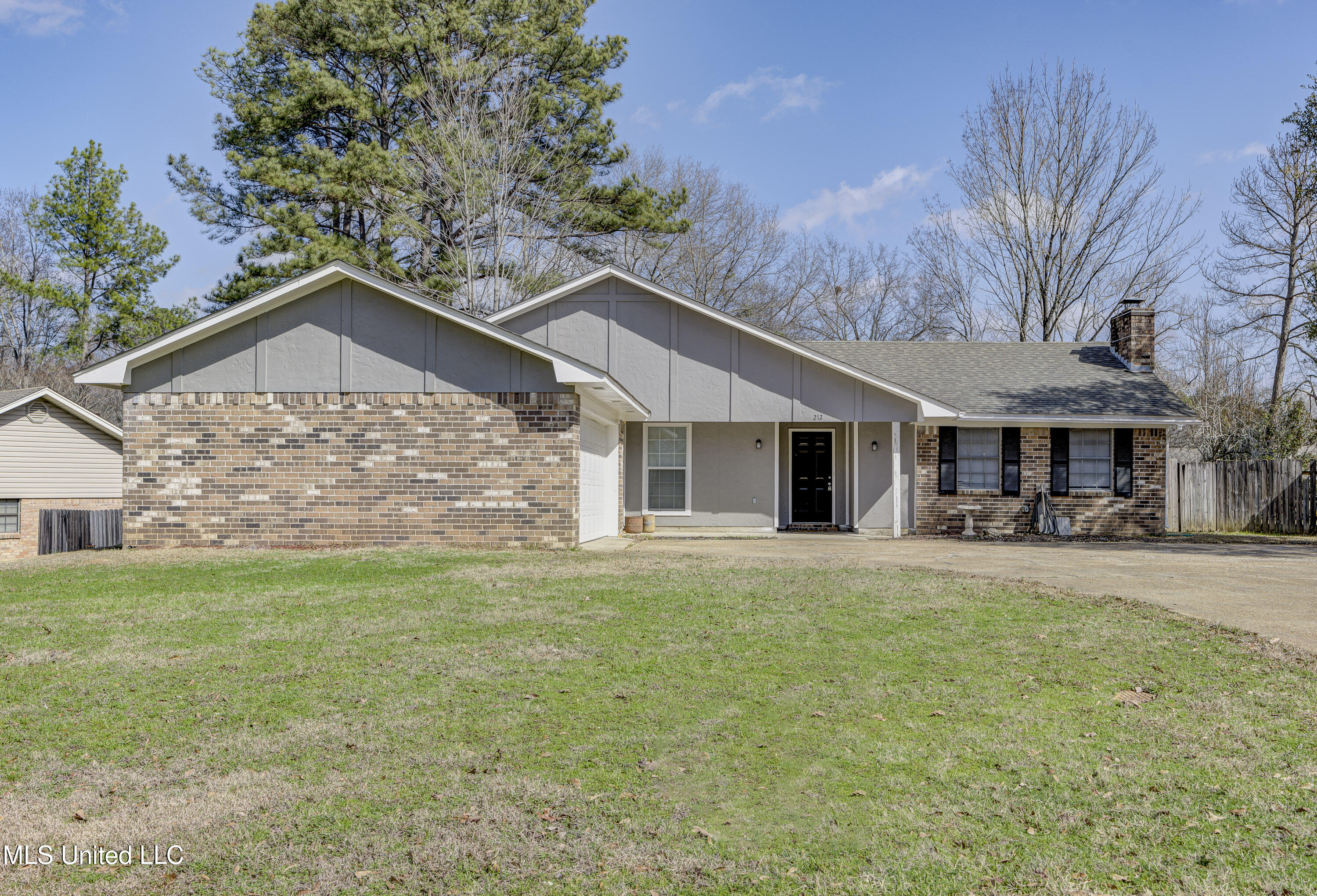 212 Pebble Brook Drive, Clinton, Mississippi image 28