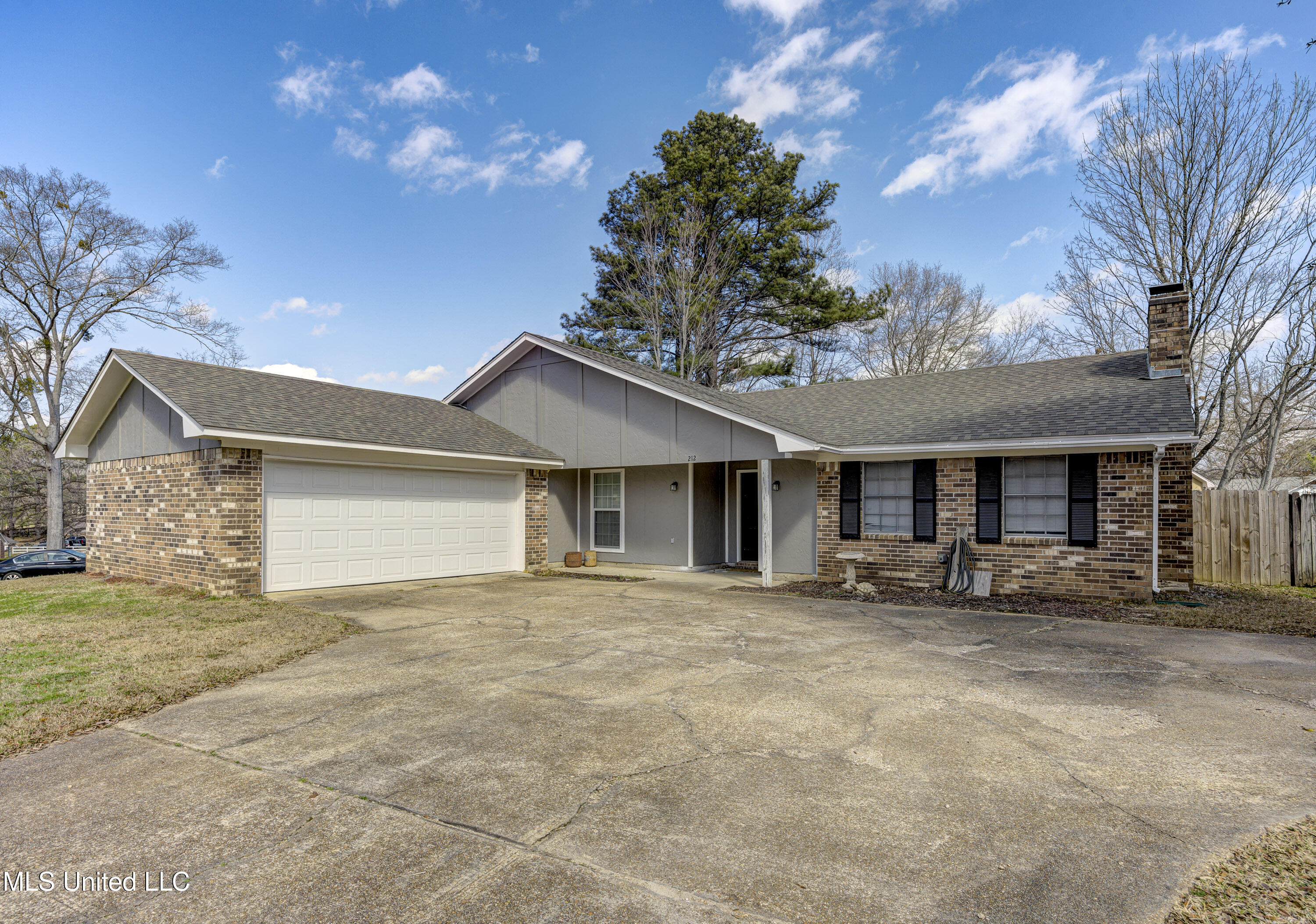 212 Pebble Brook Drive, Clinton, Mississippi image 12
