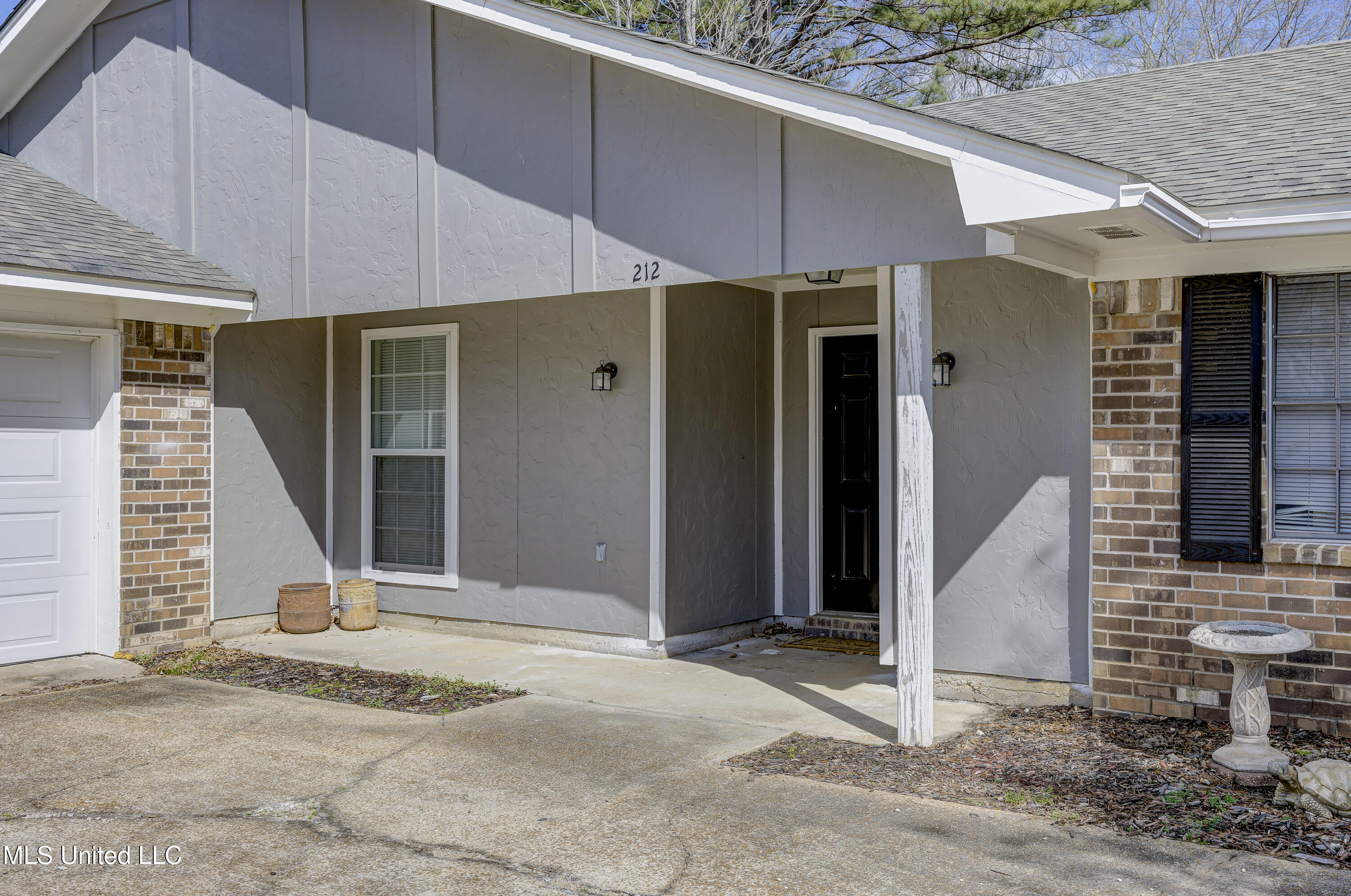 212 Pebble Brook Drive, Clinton, Mississippi image 6