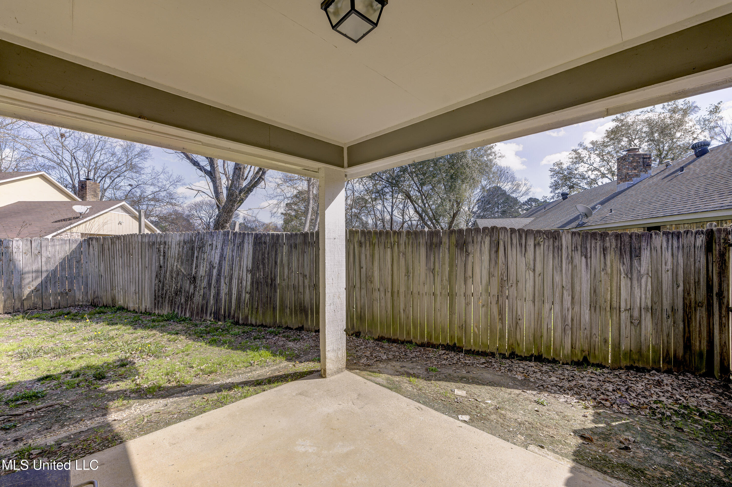 212 Pebble Brook Drive, Clinton, Mississippi image 11