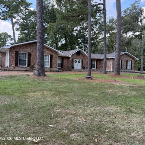 Homes For Sale - 201 Poinsettia Drive<br/> Forest, MS 39074