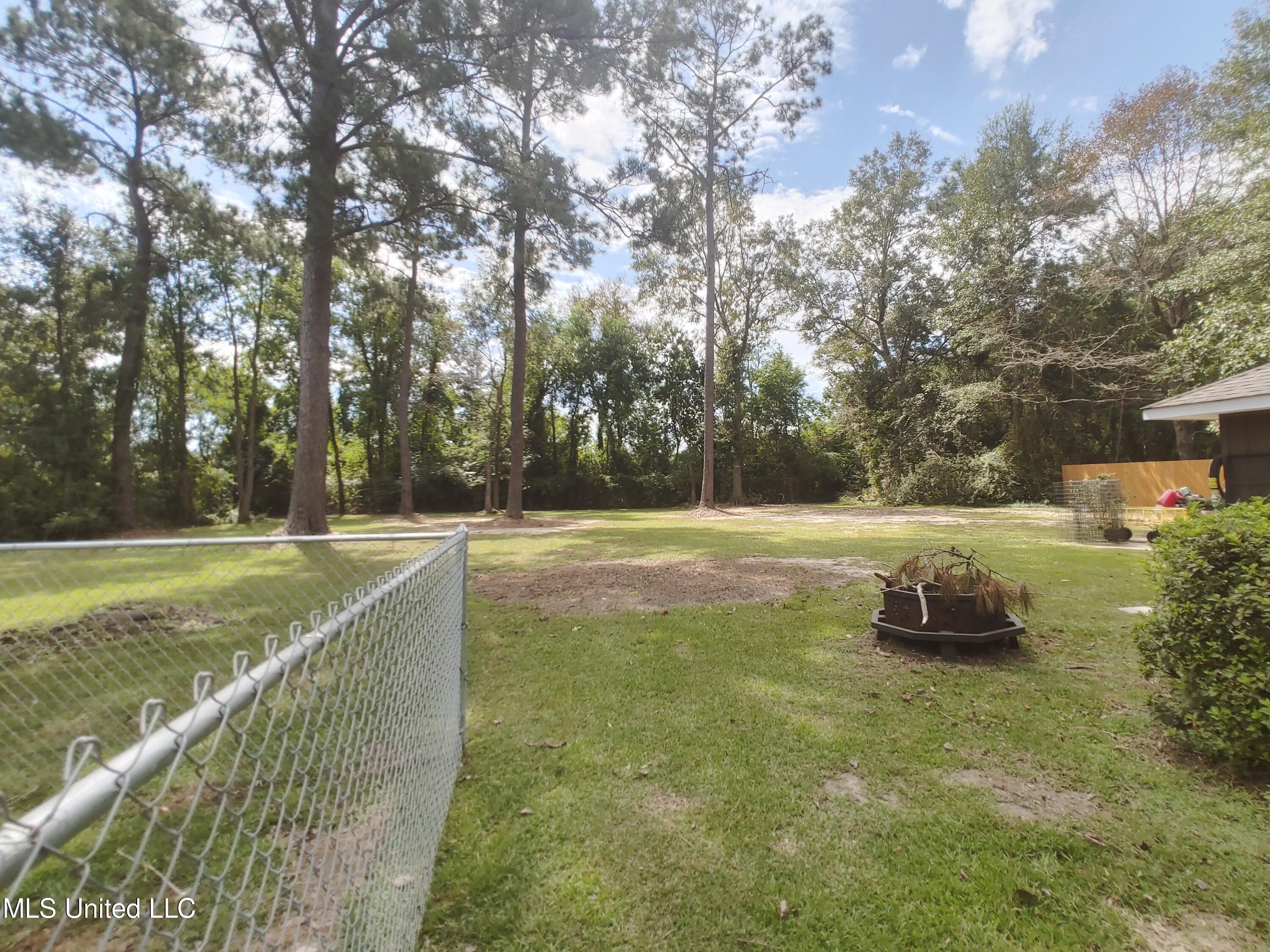 705 E Lakeshore Drive, Carriere, Mississippi image 30