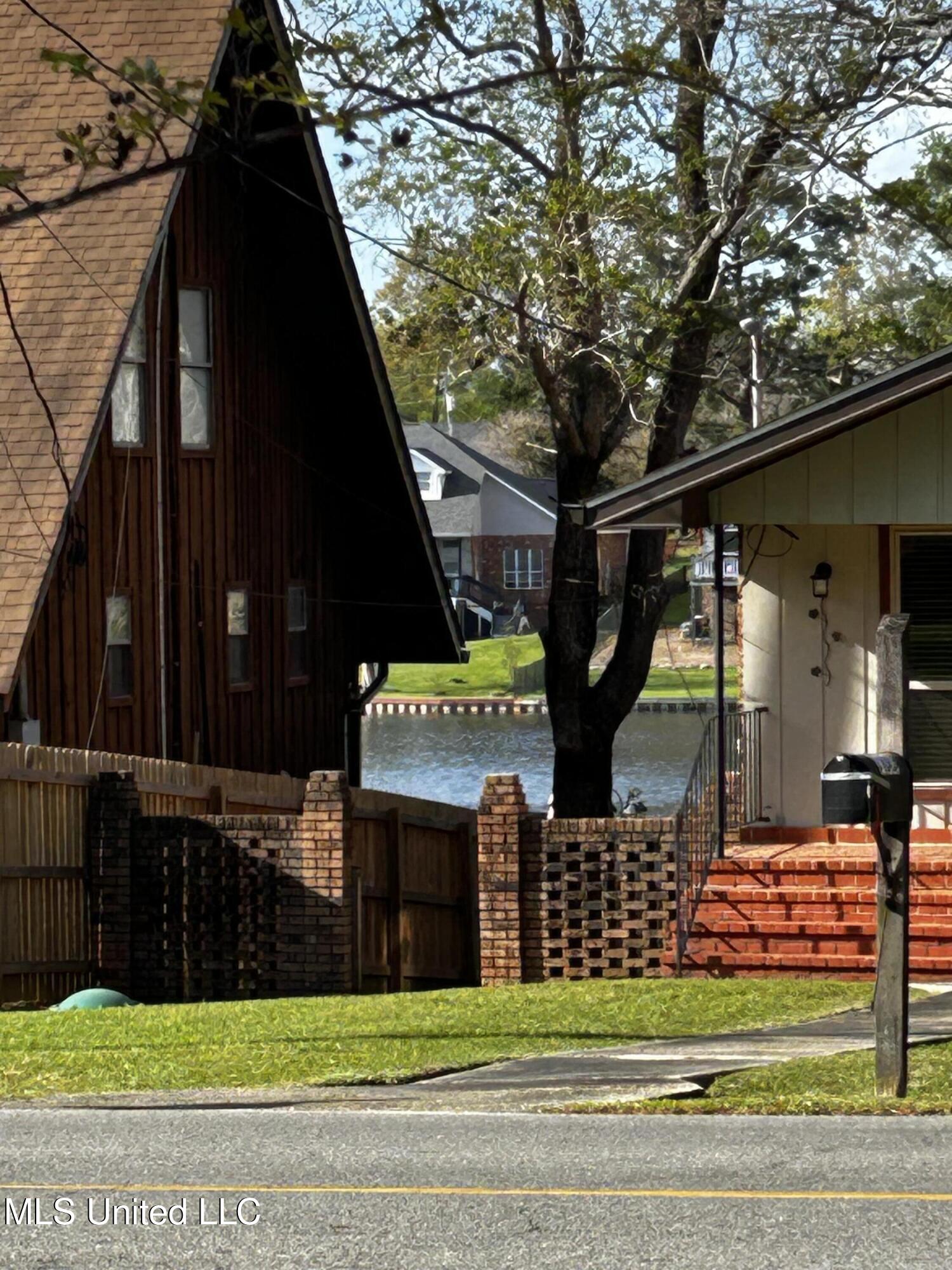 705 E Lakeshore Drive, Carriere, Mississippi image 36