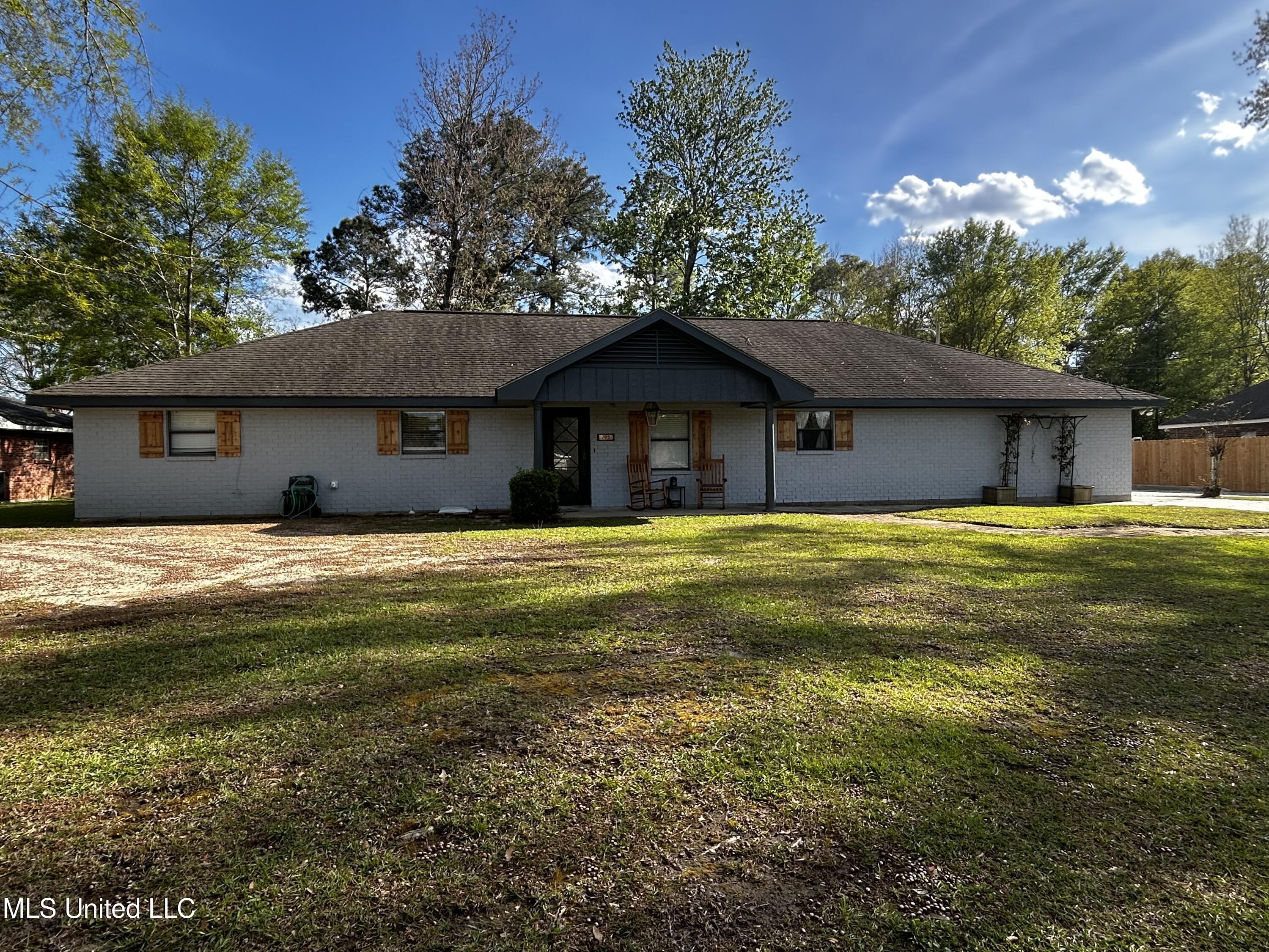 705 E Lakeshore Drive, Carriere, Mississippi image 32