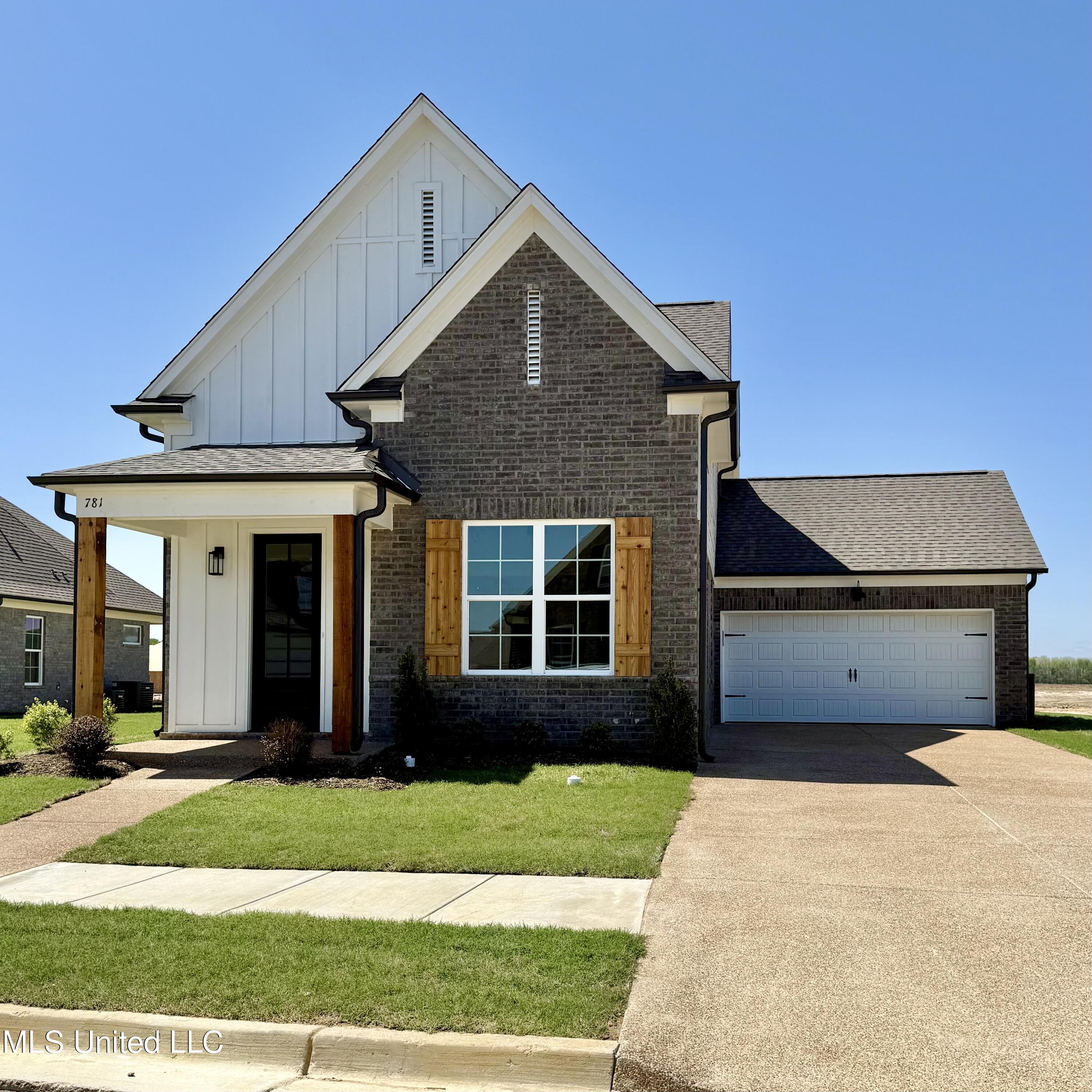 781 Coahoma Court, Nesbit, Mississippi image 3