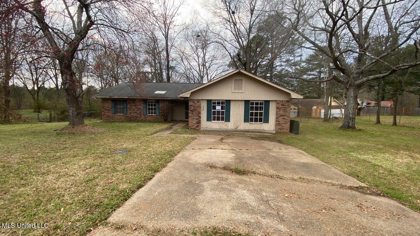 909 Brookford Court, Jackson, Mississippi image 23