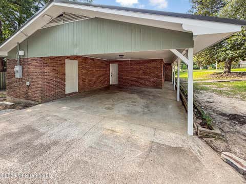 Homes For Sale - 500 W Avenue Ave<br/> McComb, MS 39648