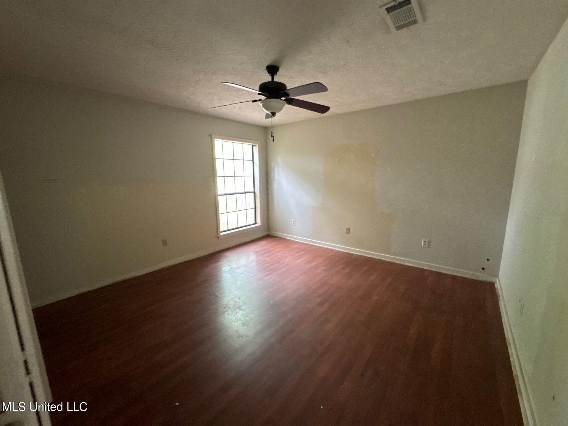 1301 River Bend Cove, Vicksburg, Mississippi image 6