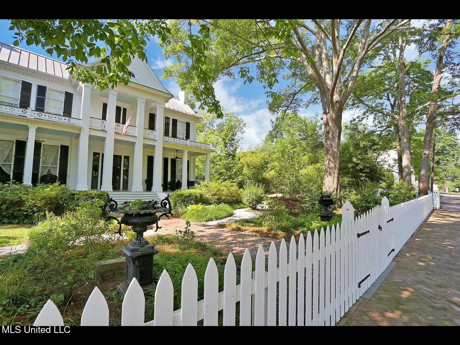 138 E Fulton Street, Canton, Mississippi image 3