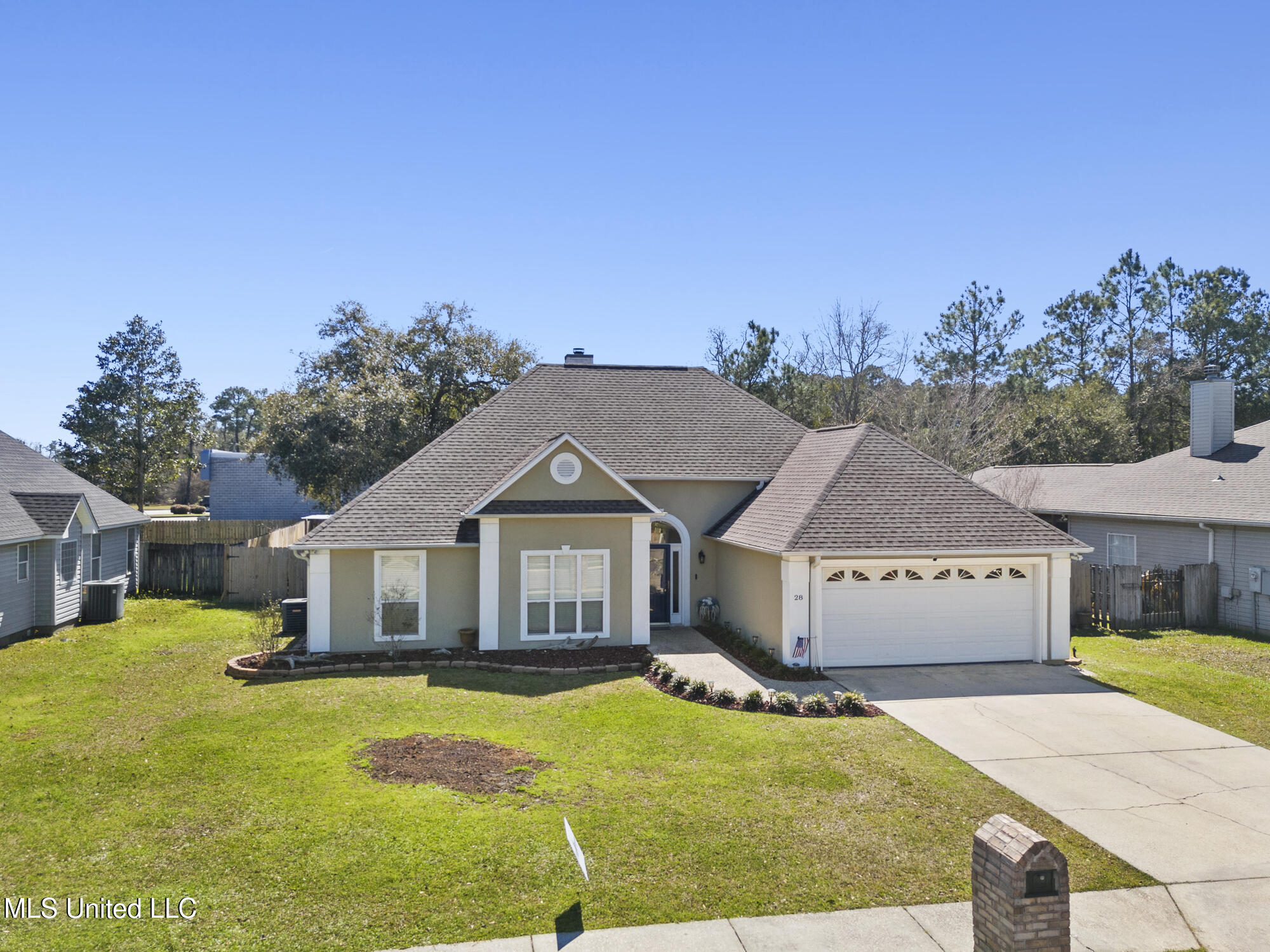 28 Ryan Circle, Long Beach, Mississippi image 1