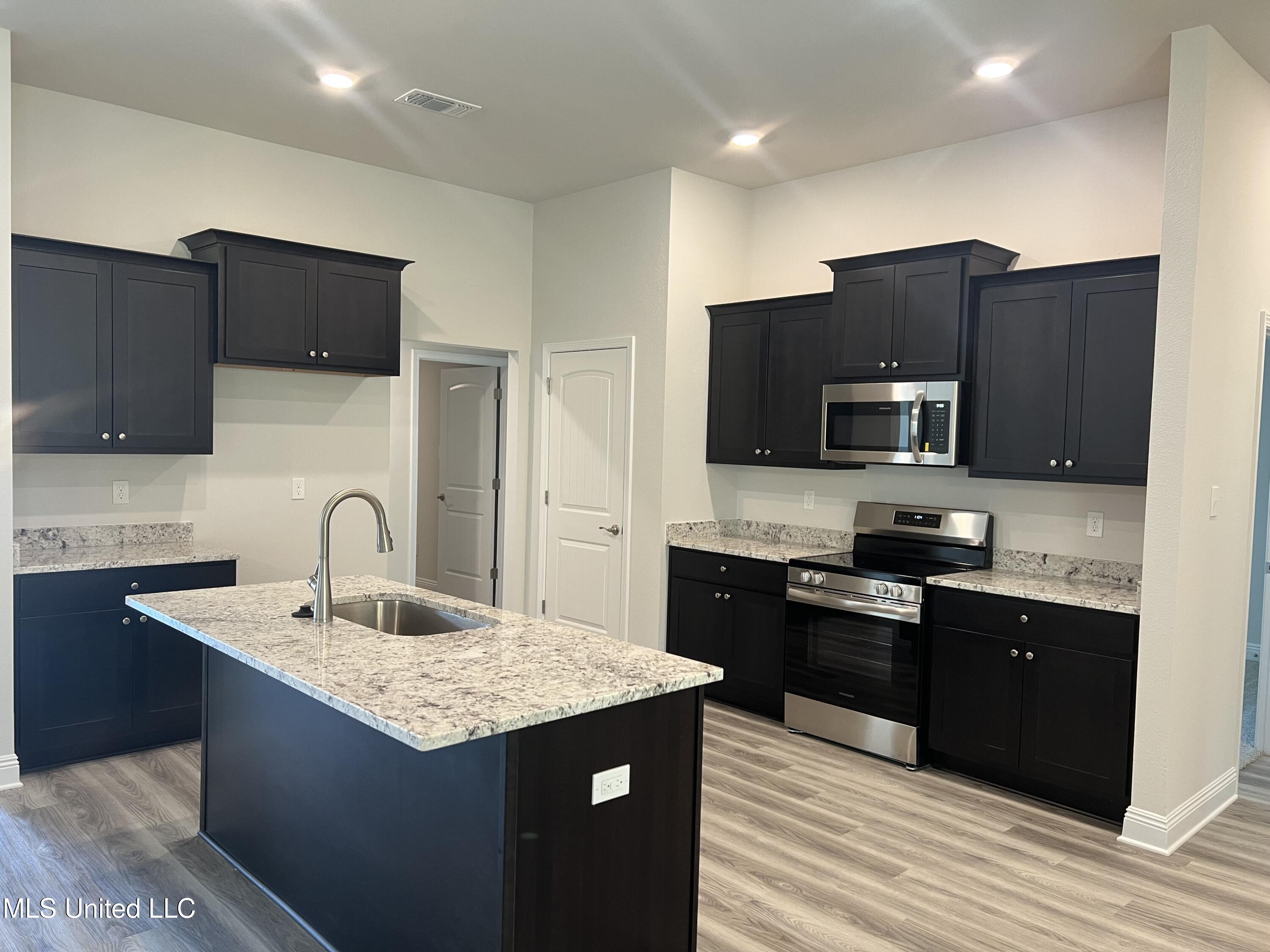 15784 Rachael Drive, Gulfport, Mississippi image 25