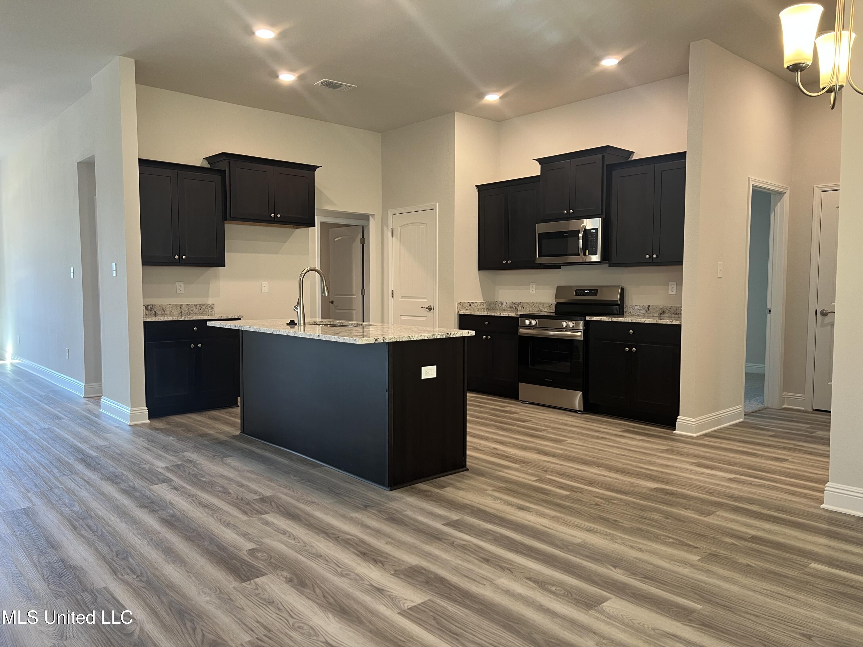 15784 Rachael Drive, Gulfport, Mississippi image 29