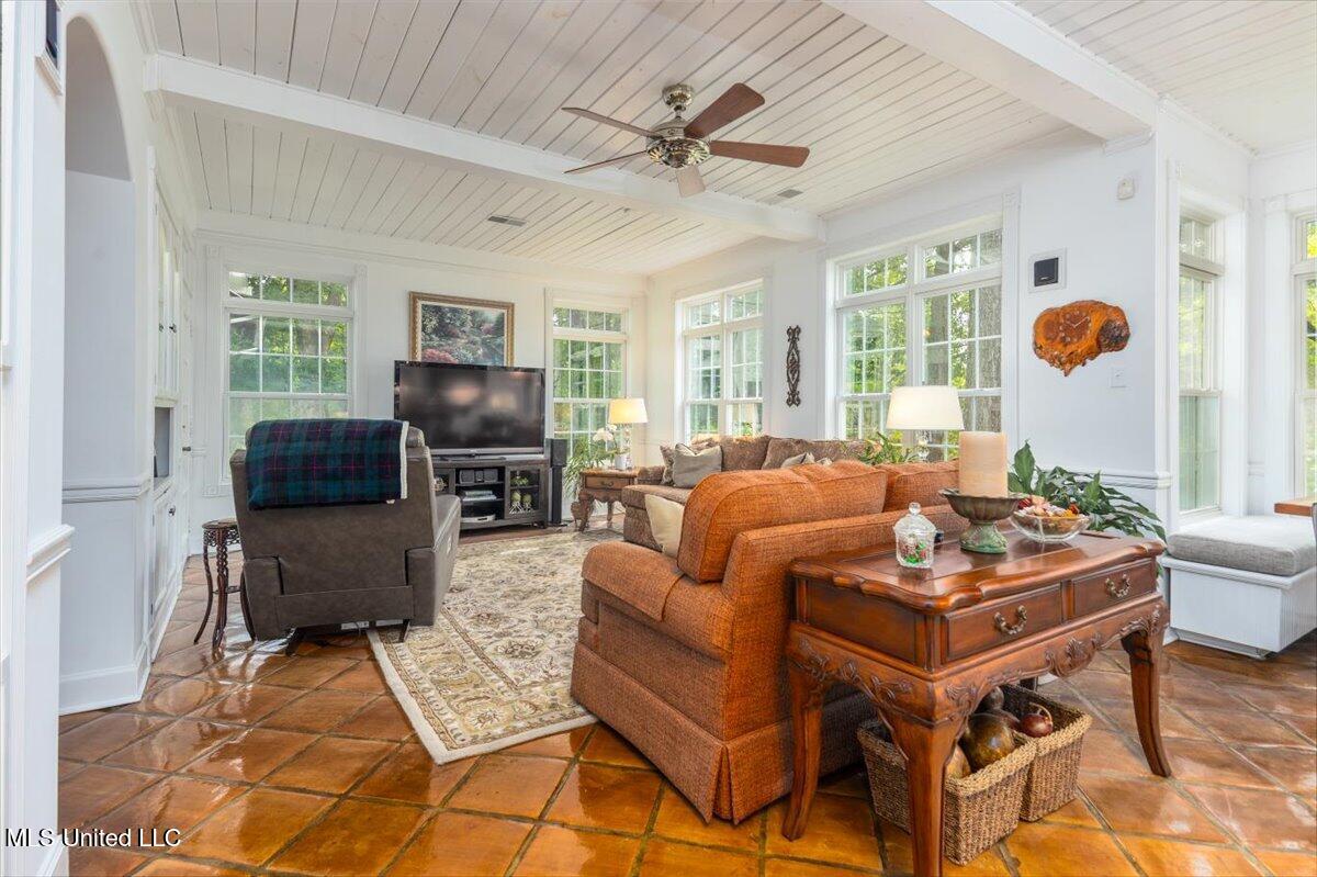 12821 Whispering Pines Drive, Olive Branch, Mississippi image 13