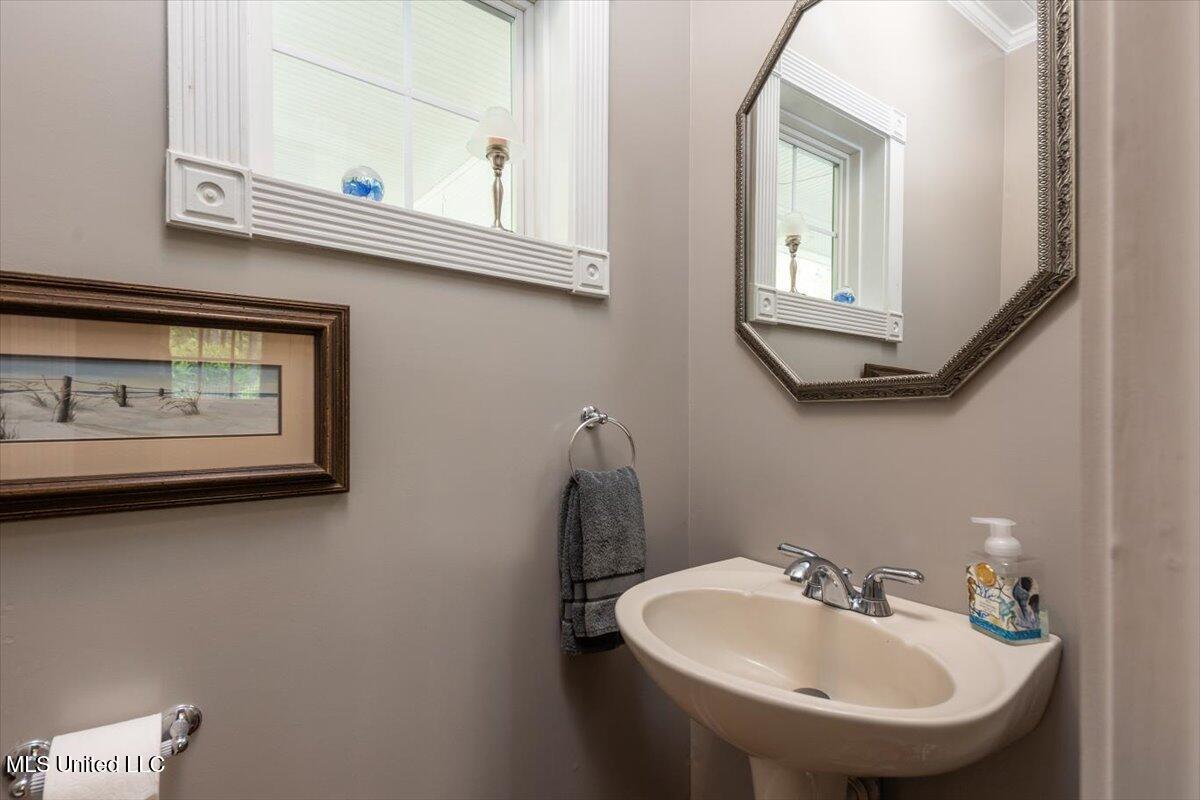 12821 Whispering Pines Drive, Olive Branch, Mississippi image 18