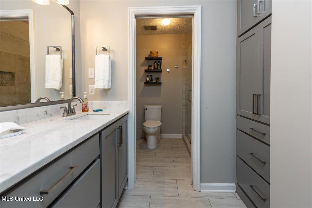 12821 Whispering Pines Drive, Olive Branch, Mississippi image 39